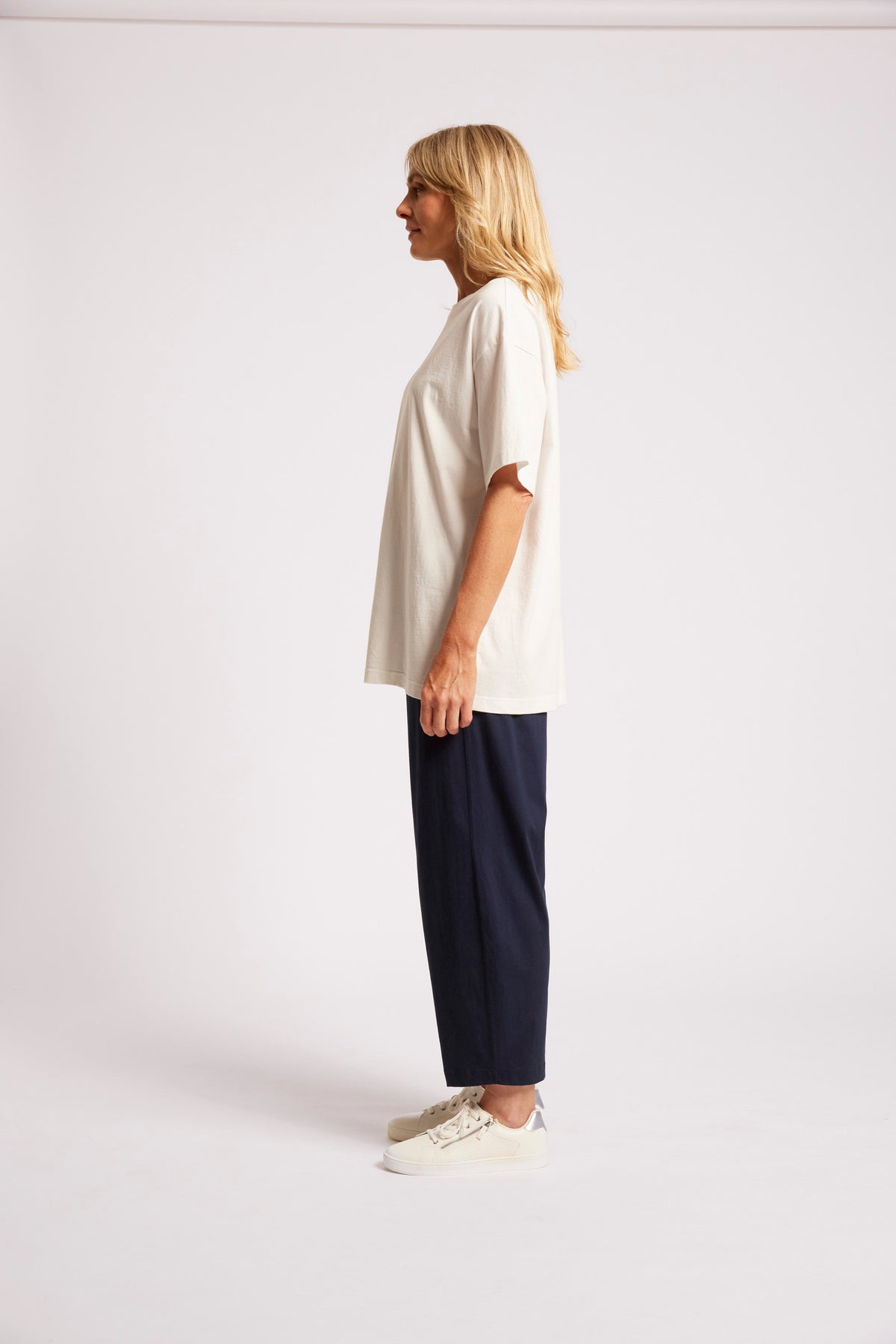 EB & IVE Caldera Oversize Tee WHITE