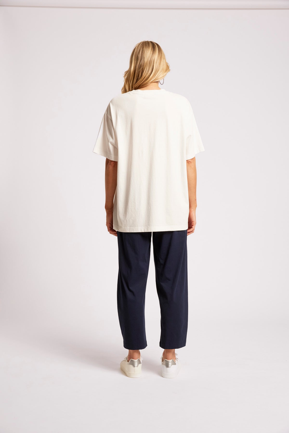 EB & IVE Caldera Oversize Tee WHITE