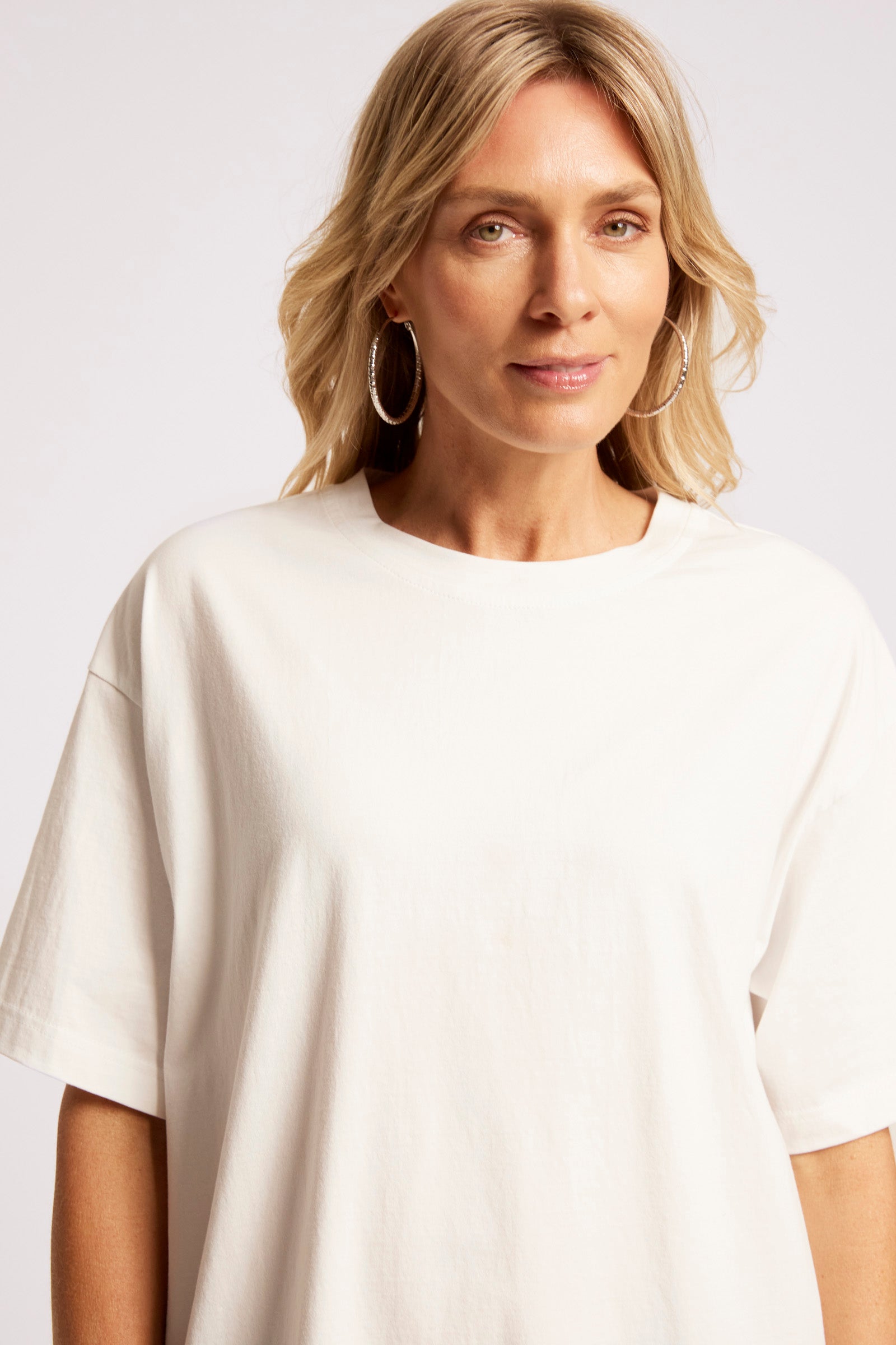 EB & IVE Caldera Oversize Tee WHITE