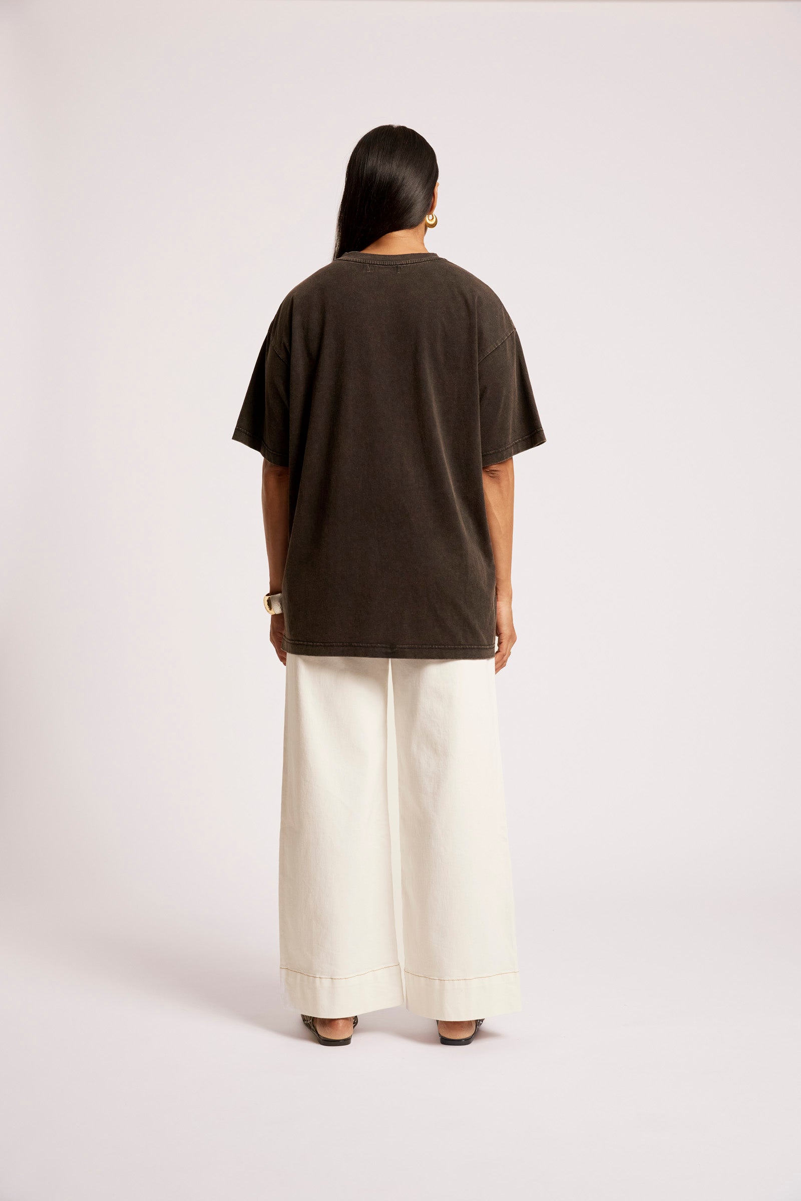 EB & IVE Caldera Oversize Tee BLACK