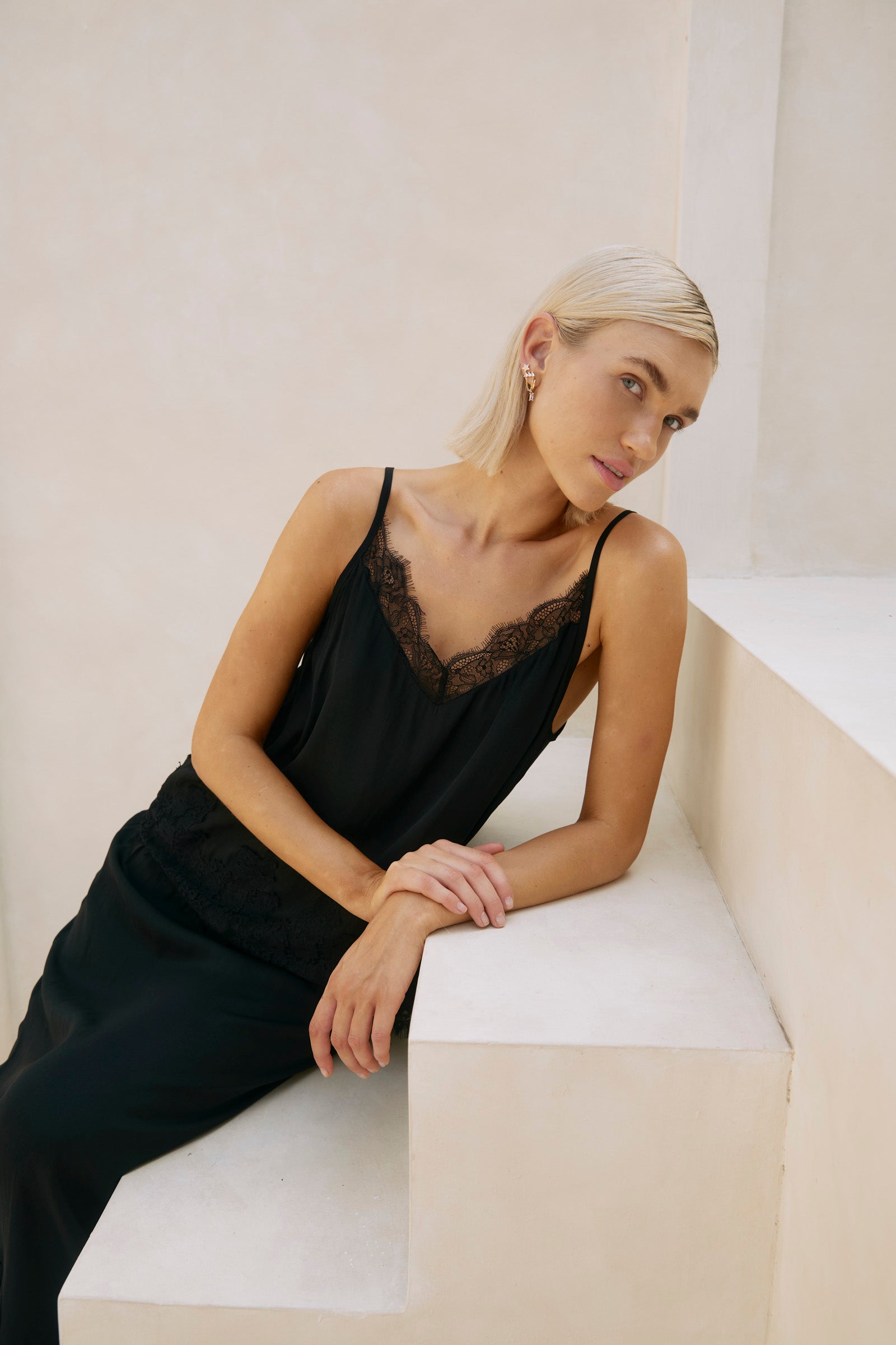 EB & IVE Drift Lace Tank BLACK