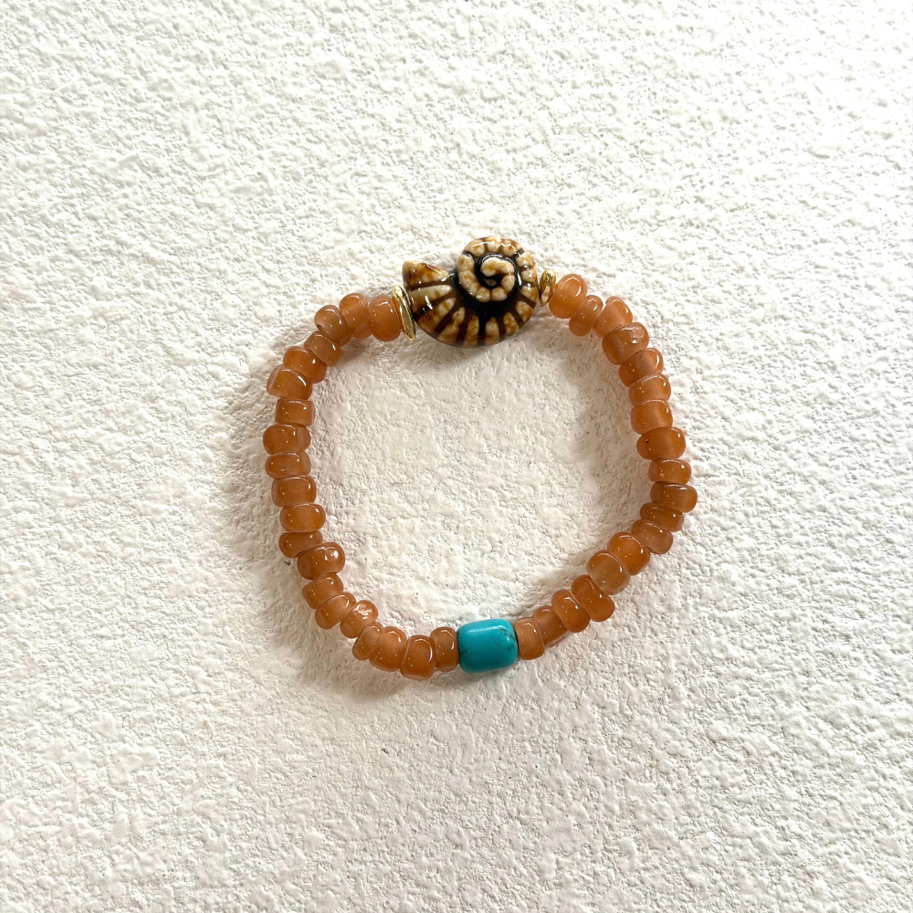 HEI TAI Cove Chocolate Shell Bracelet TAN / TURQUOISE