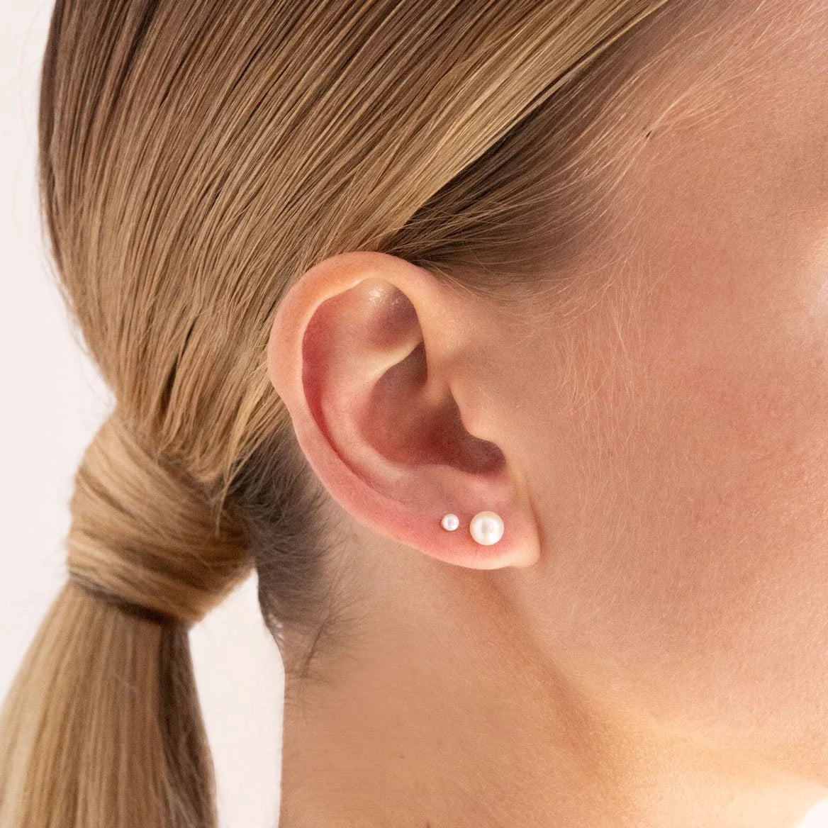 LINDA Freshwater Pearl Stud 3mm SILVER