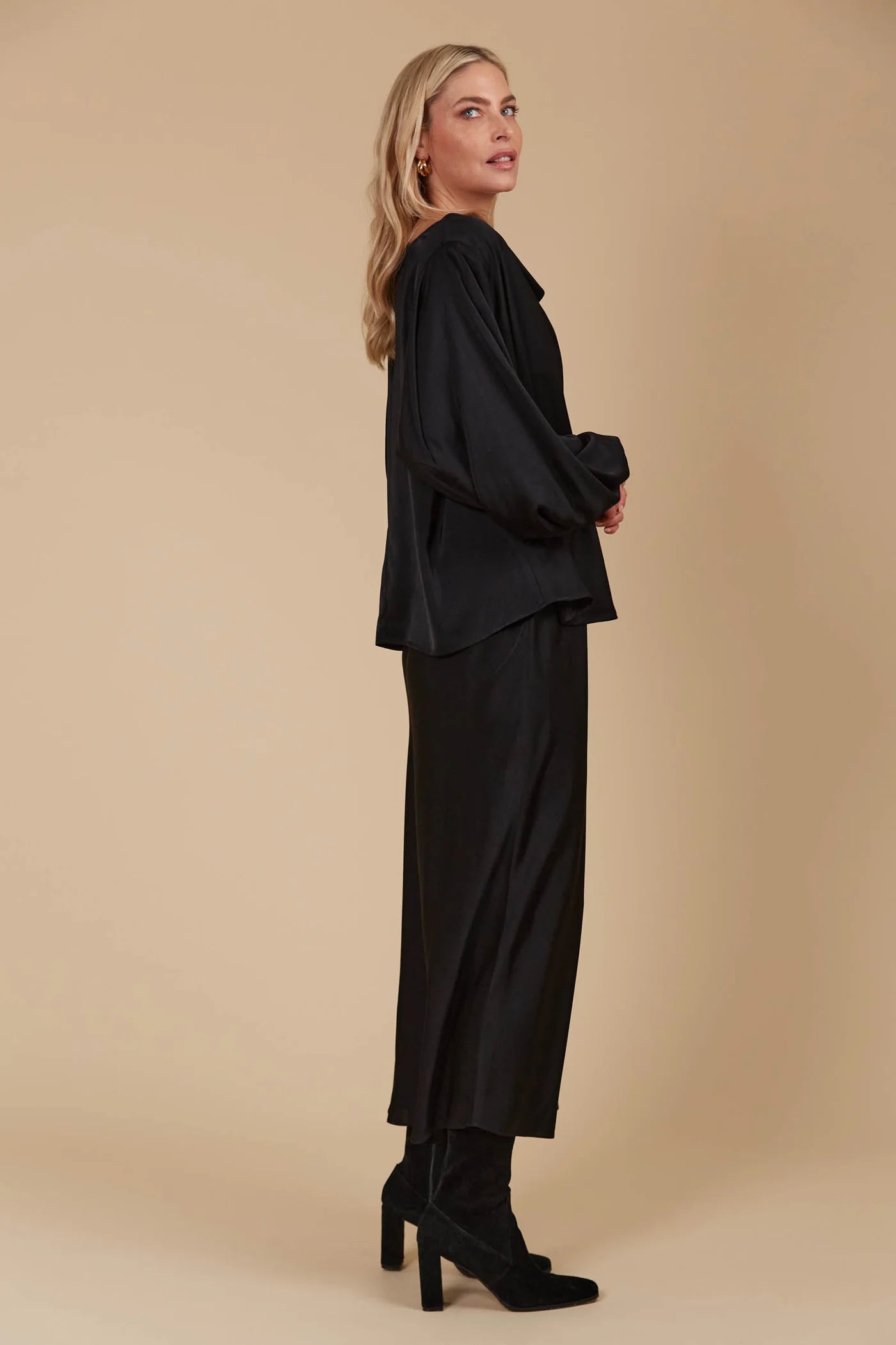 ISLE Maia Cowl Top ONYX