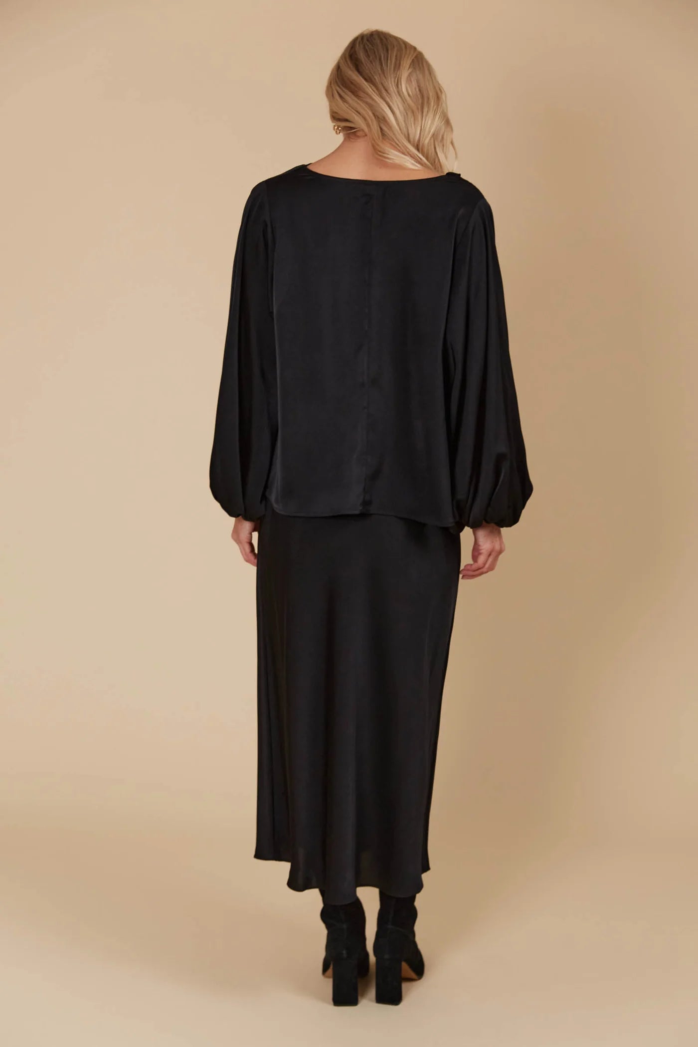 ISLE Maia Cowl Top ONYX