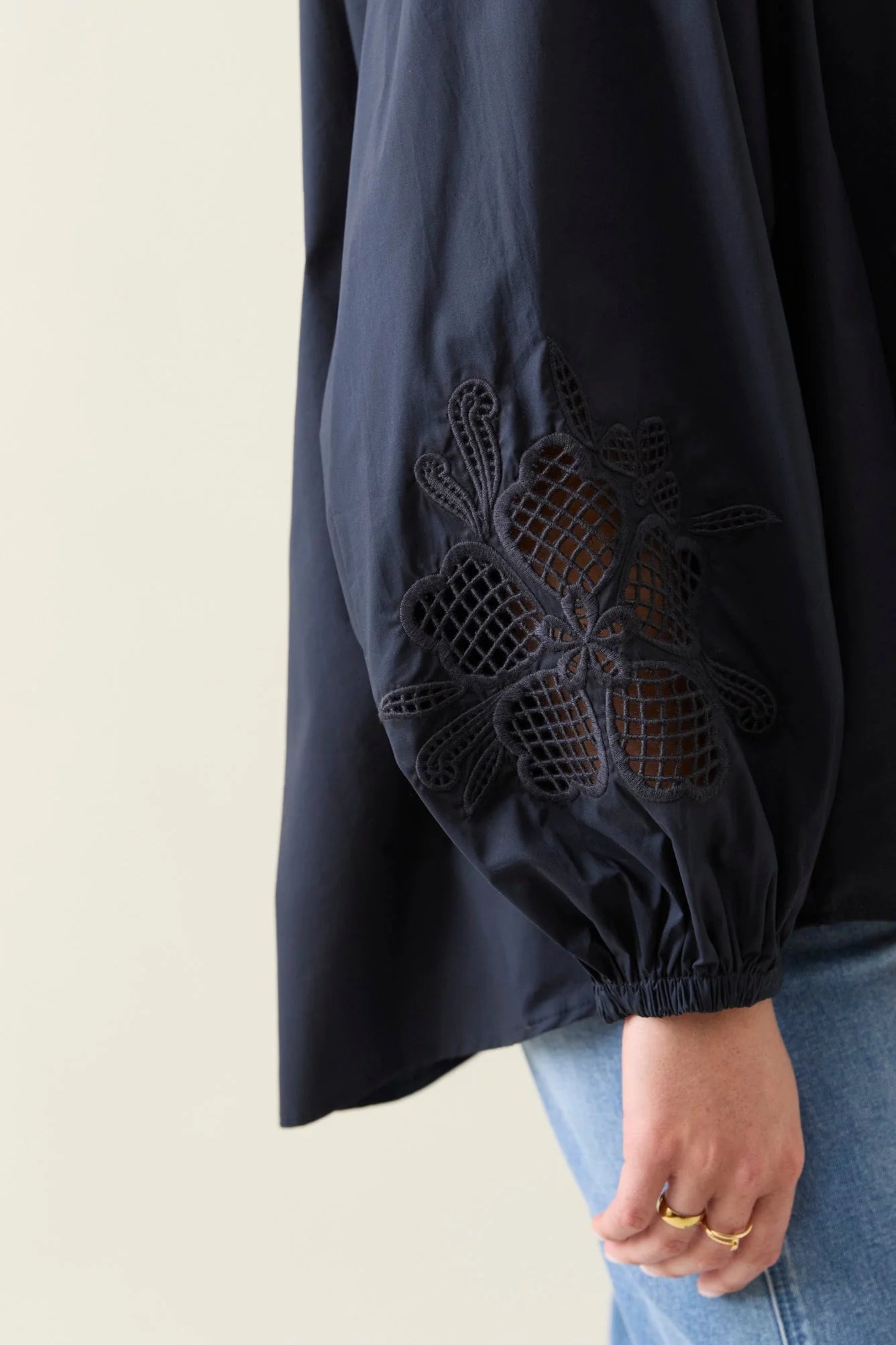 ISLE OF MINE Nilsa Blouse NAVY