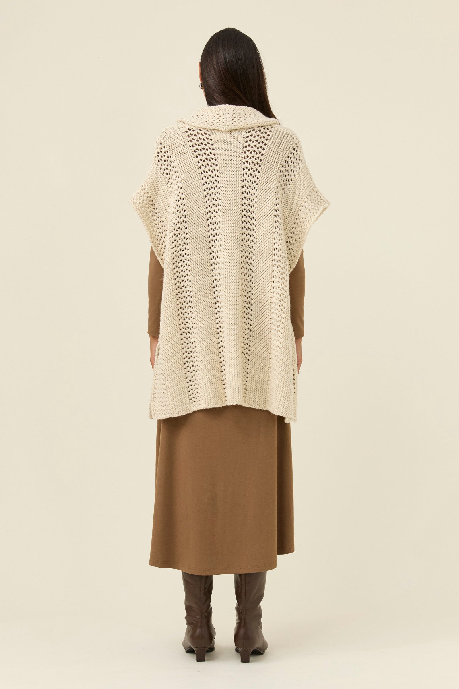 ISLE OF MINE Luna Relaxed Knit Vest IVORY