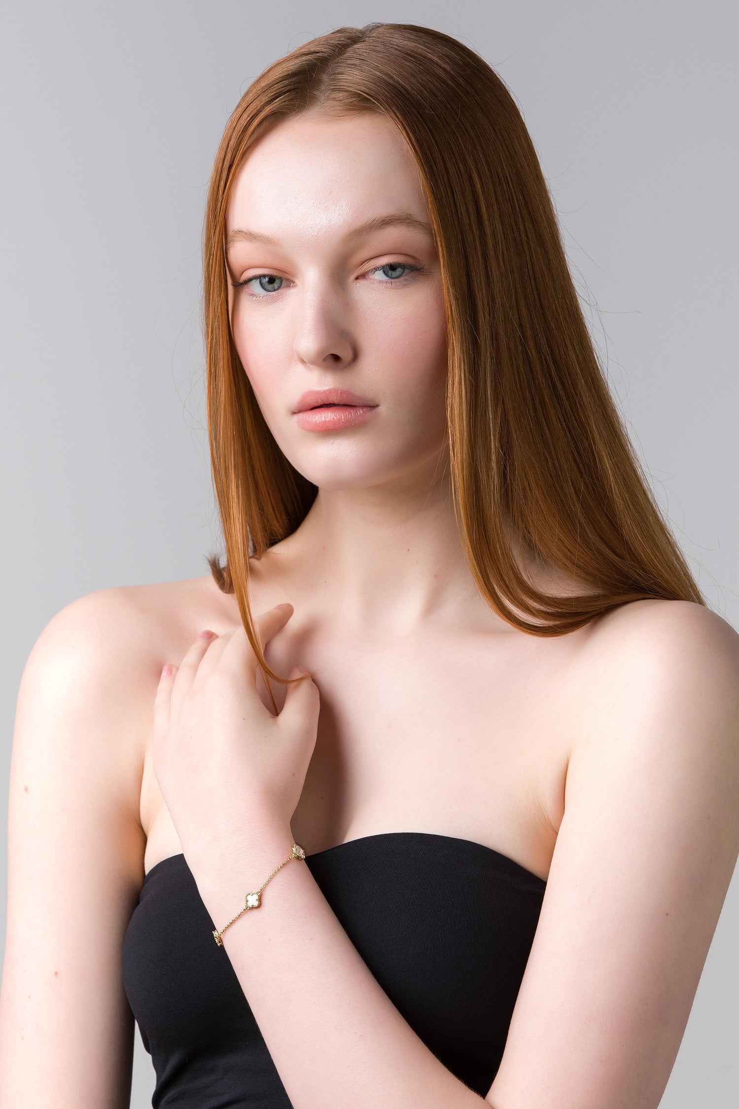 LIBERTE Reign Bracelet Gold MOP (3)
