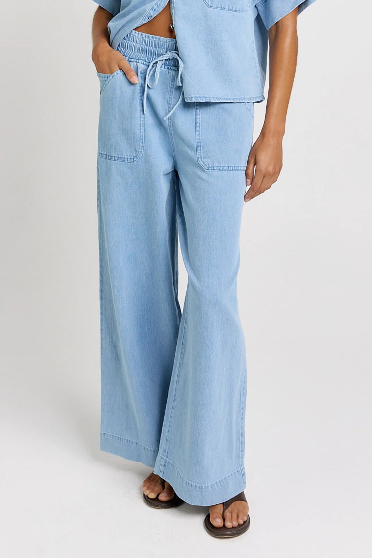 BETTY BASICS Saffra Relax Jean MEDIUM WASH