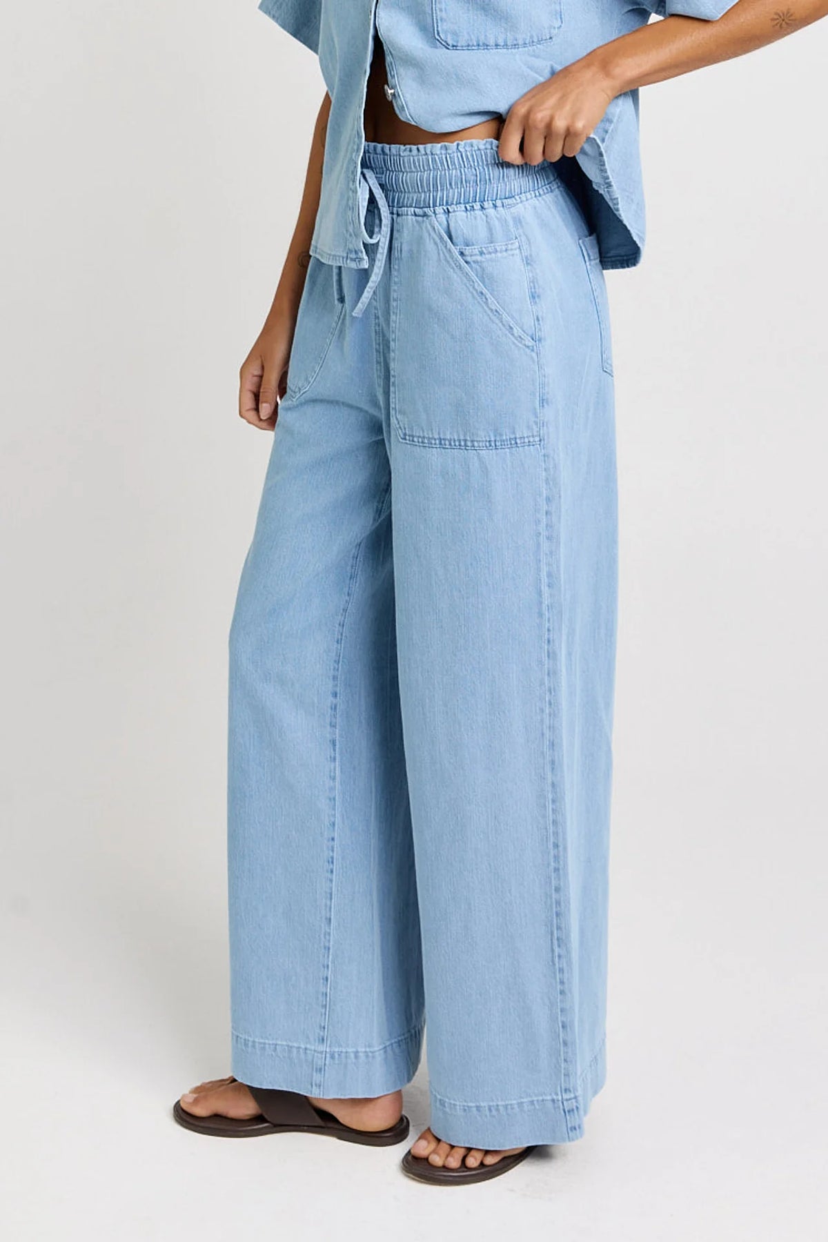BETTY BASICS Saffra Relax Jean MEDIUM WASH