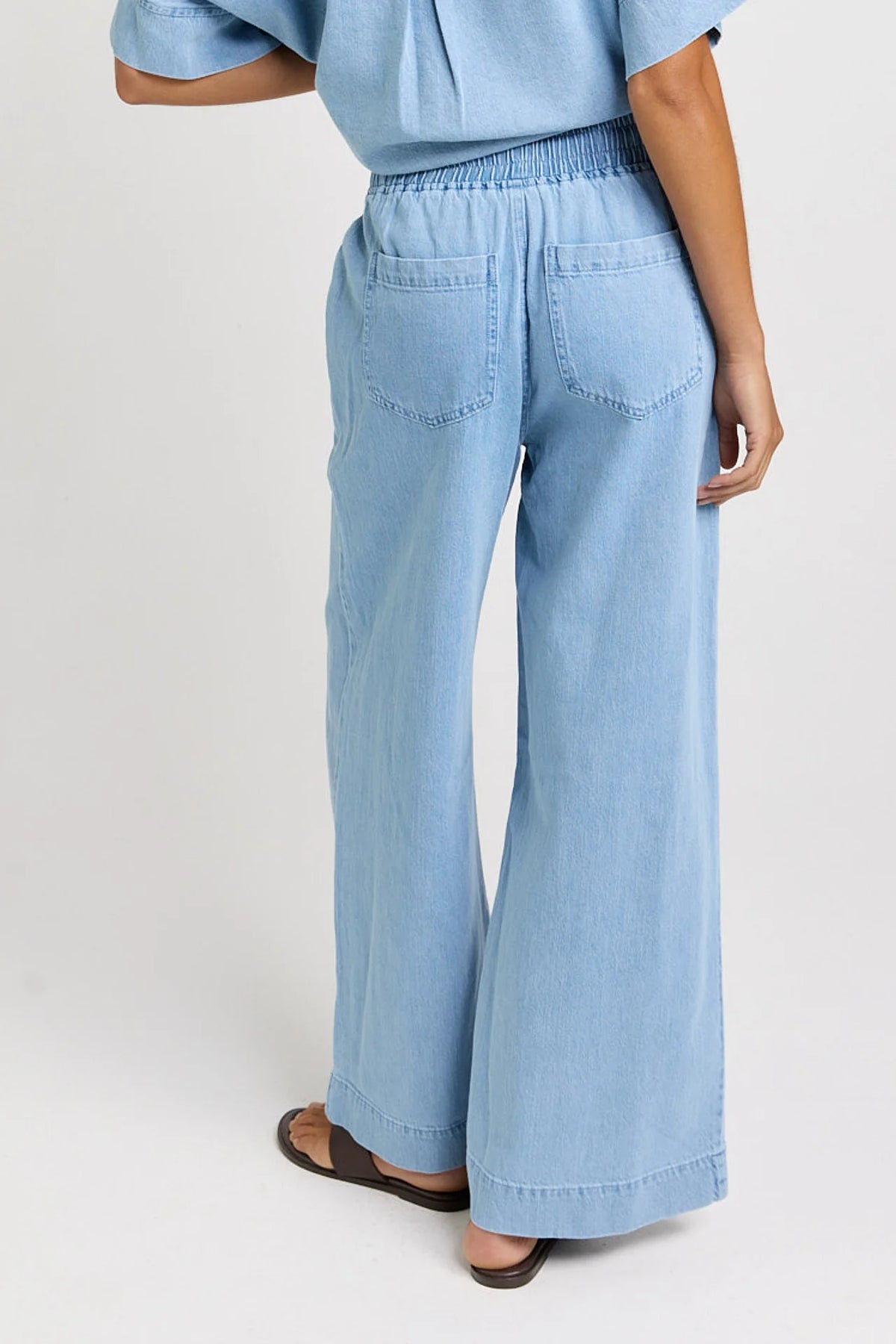 BETTY BASICS Saffra Relax Jean MEDIUM WASH