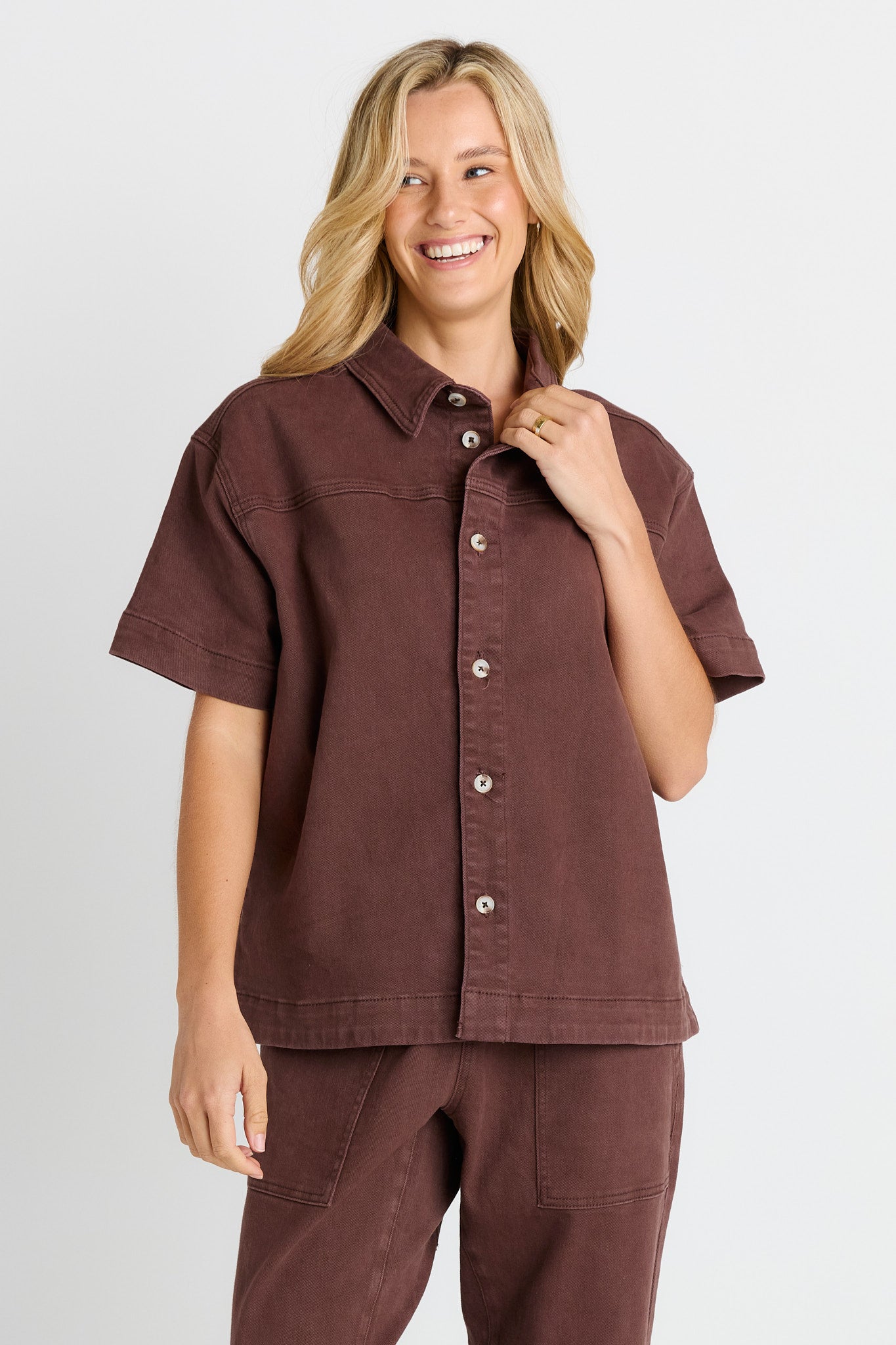 BETTY BASICS Quinn Shirt CHOCOLATE