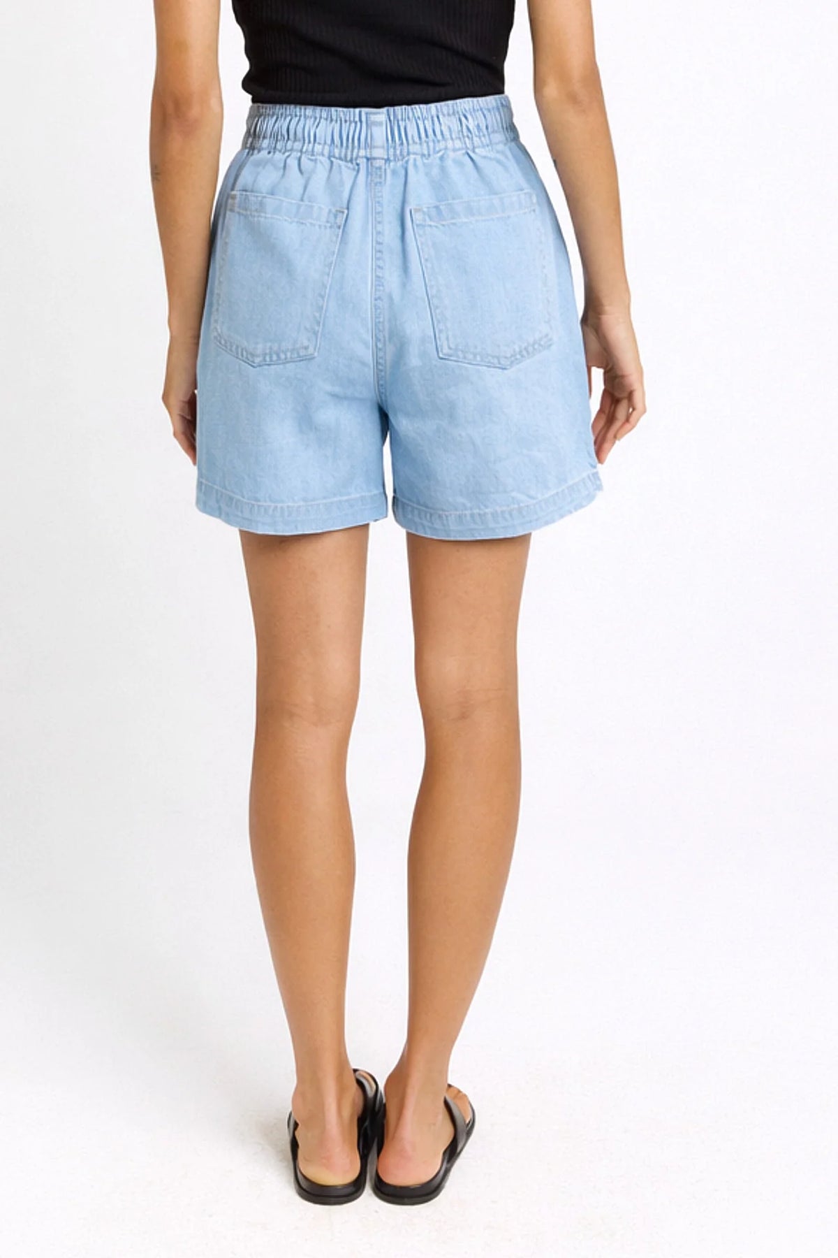 BETTY BASICS Drew Denim Short MEDIUM WASH