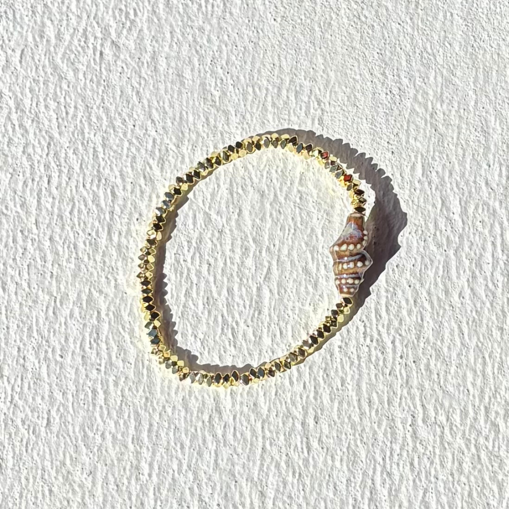 HEI TAI Gold Charm Bracelet CONCH SHELL CHOC