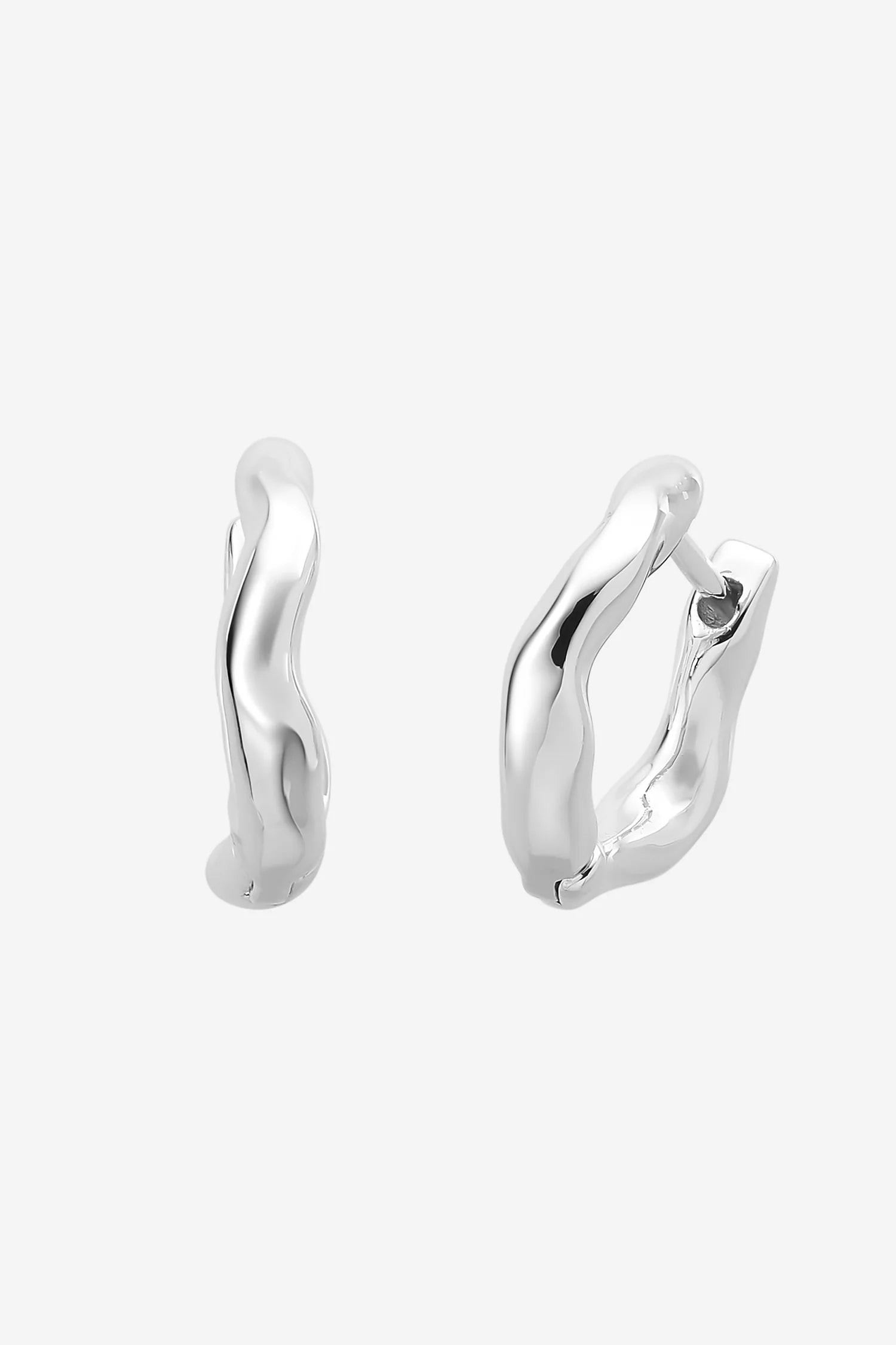 LIBERTE Hunter Earrings SILVER