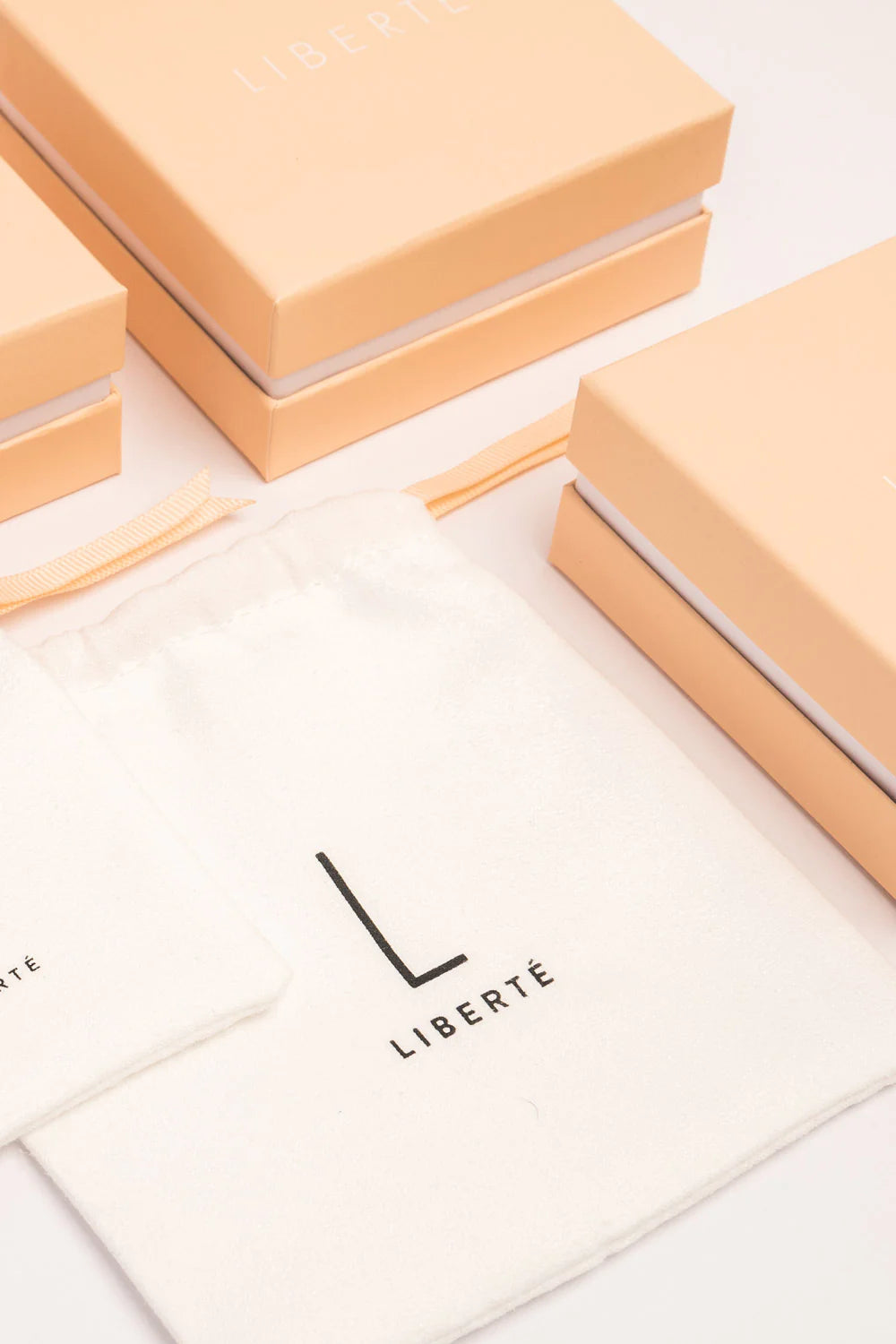LIBERTE Shelby Necklace SILVER