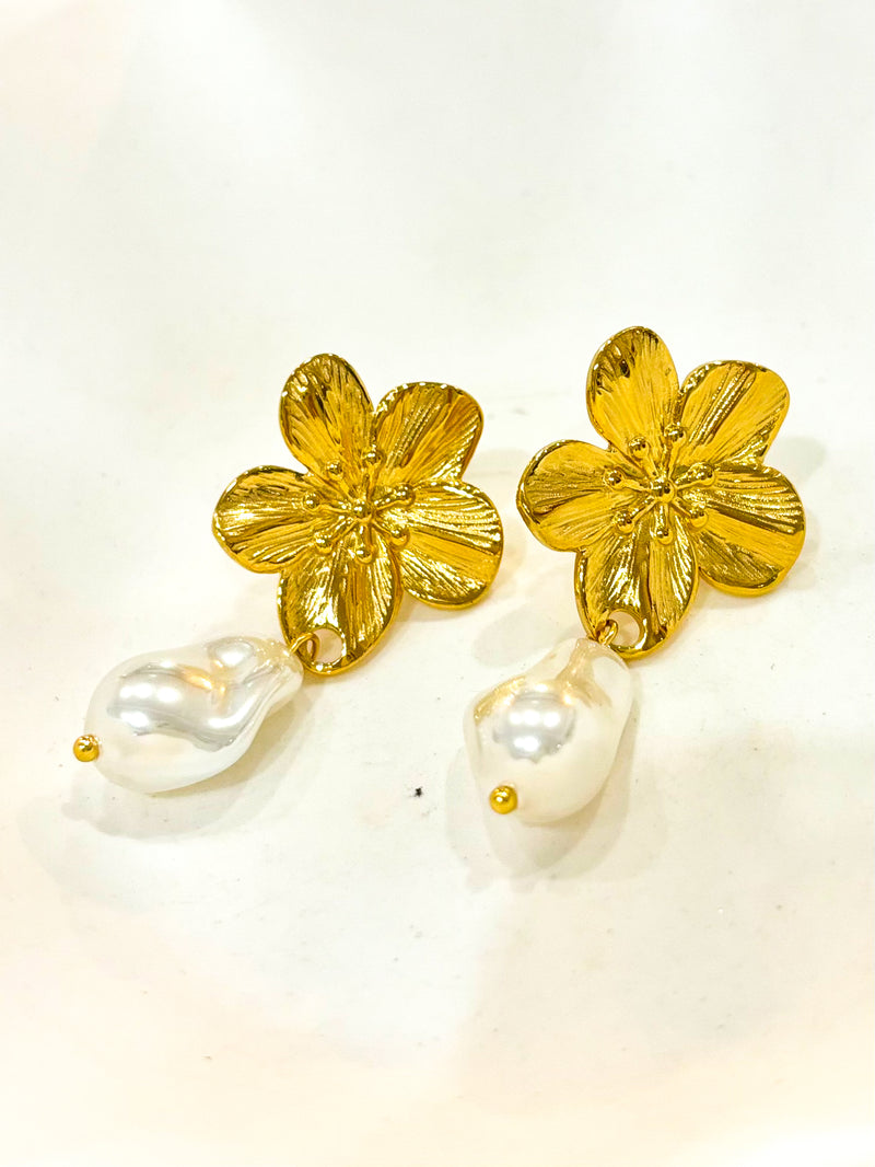 Bloom Earrings GOLD WITH PEARL