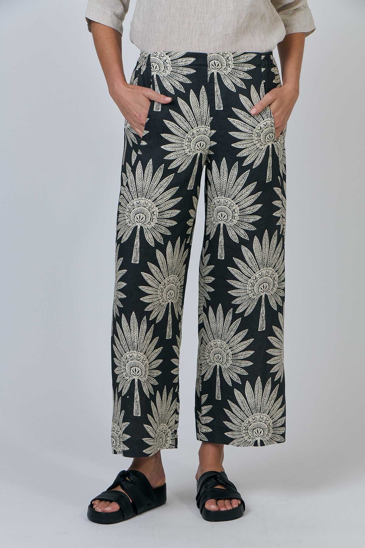 OLIVE ET JULIE Linen Flat Front Pant BLACK PALM