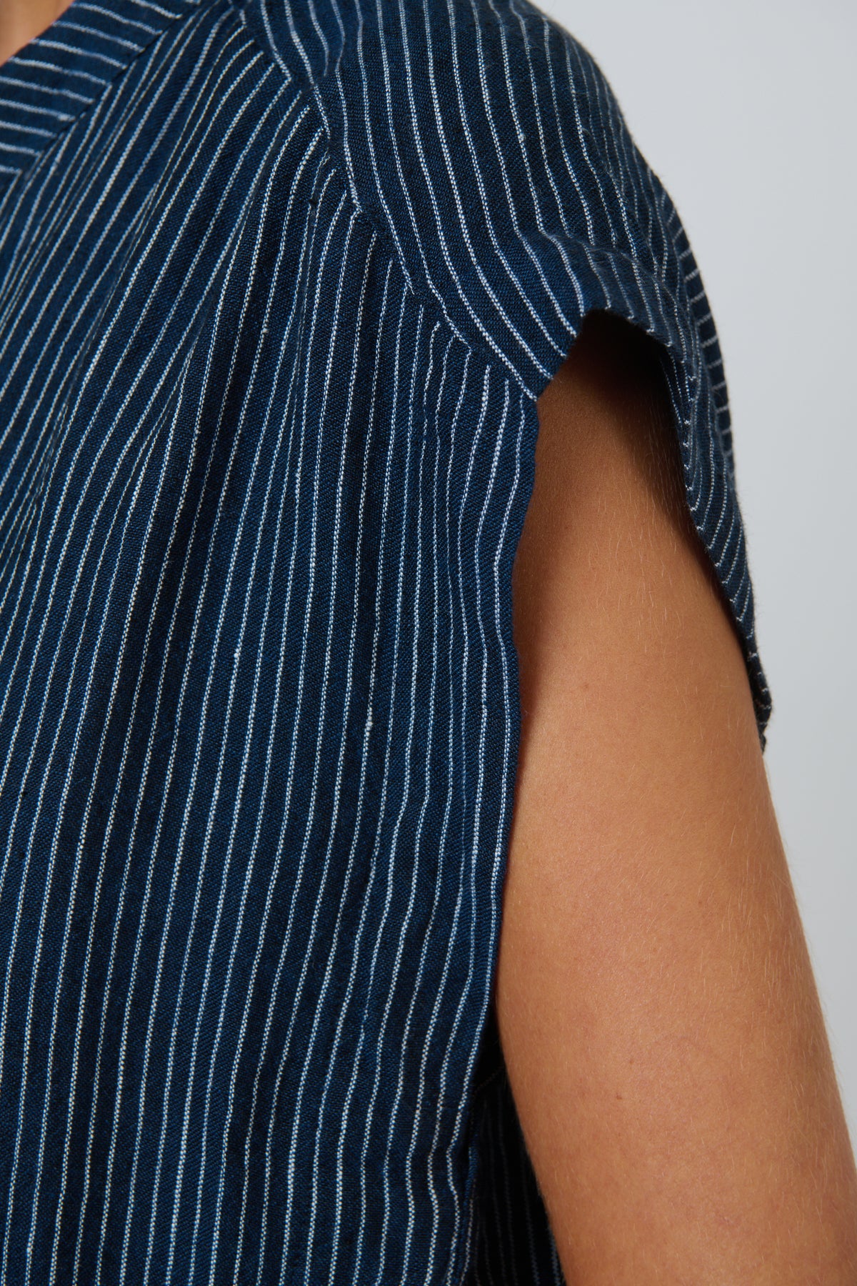 OLIVE ET JULIE Cap Sleeve Linen Top STREAMLINED