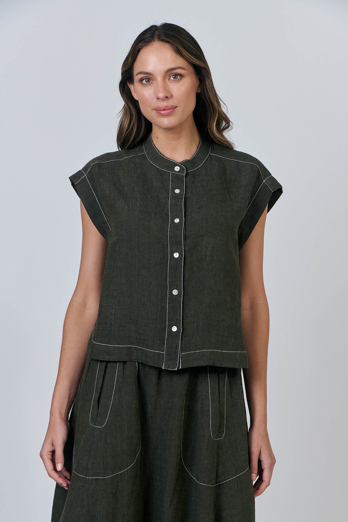 OLIVE ET JULIE Linen Button Top LICORICE