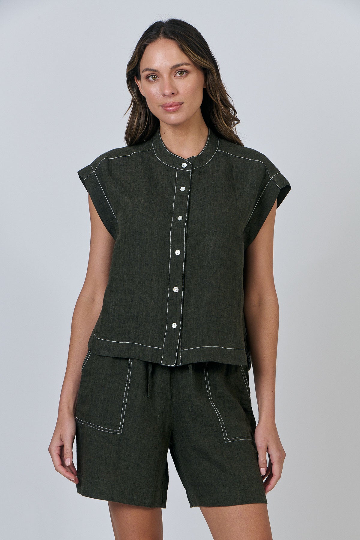 OLIVE ET JULIE Linen Short LICORICE