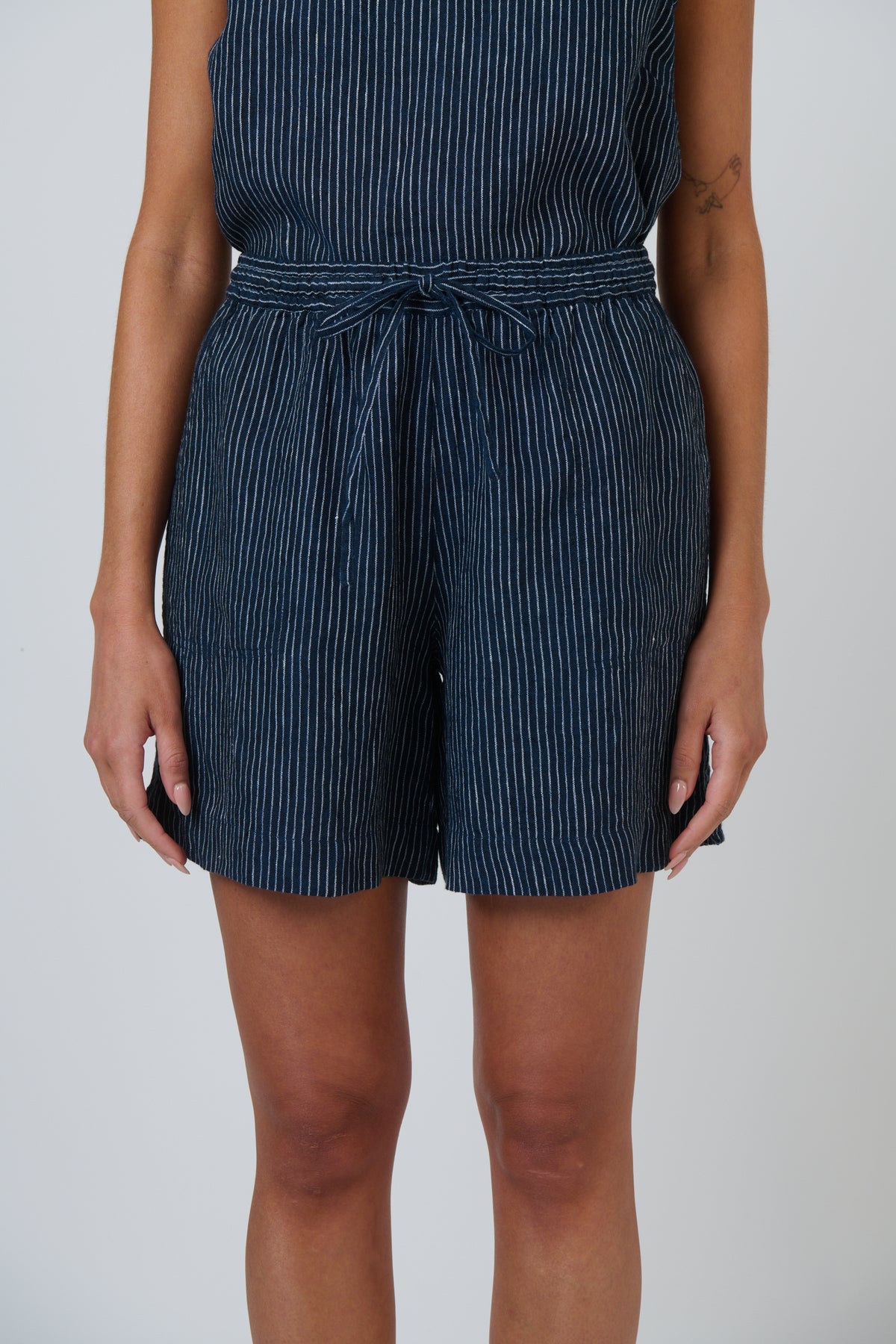 OLIVE ET JULIE Linen Short STREAMLINED