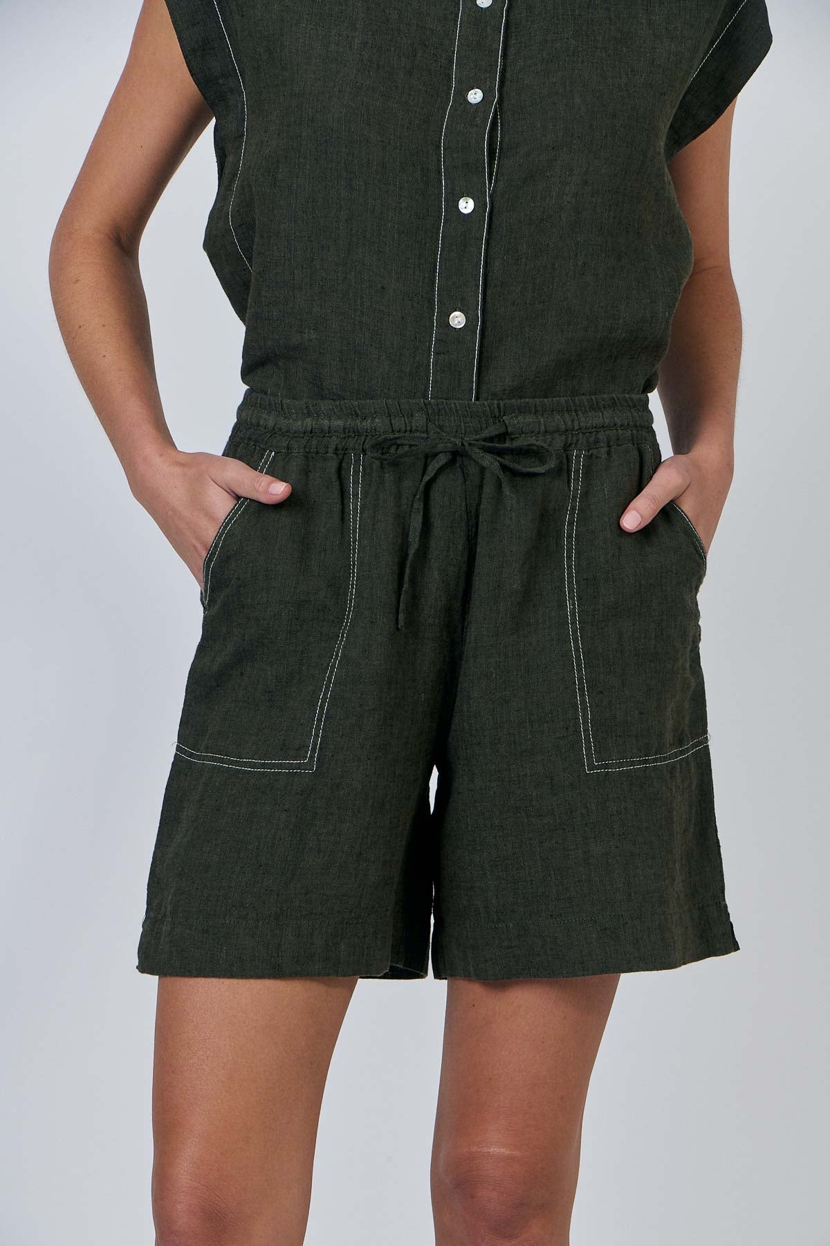 OLIVE ET JULIE Linen Short LICORICE