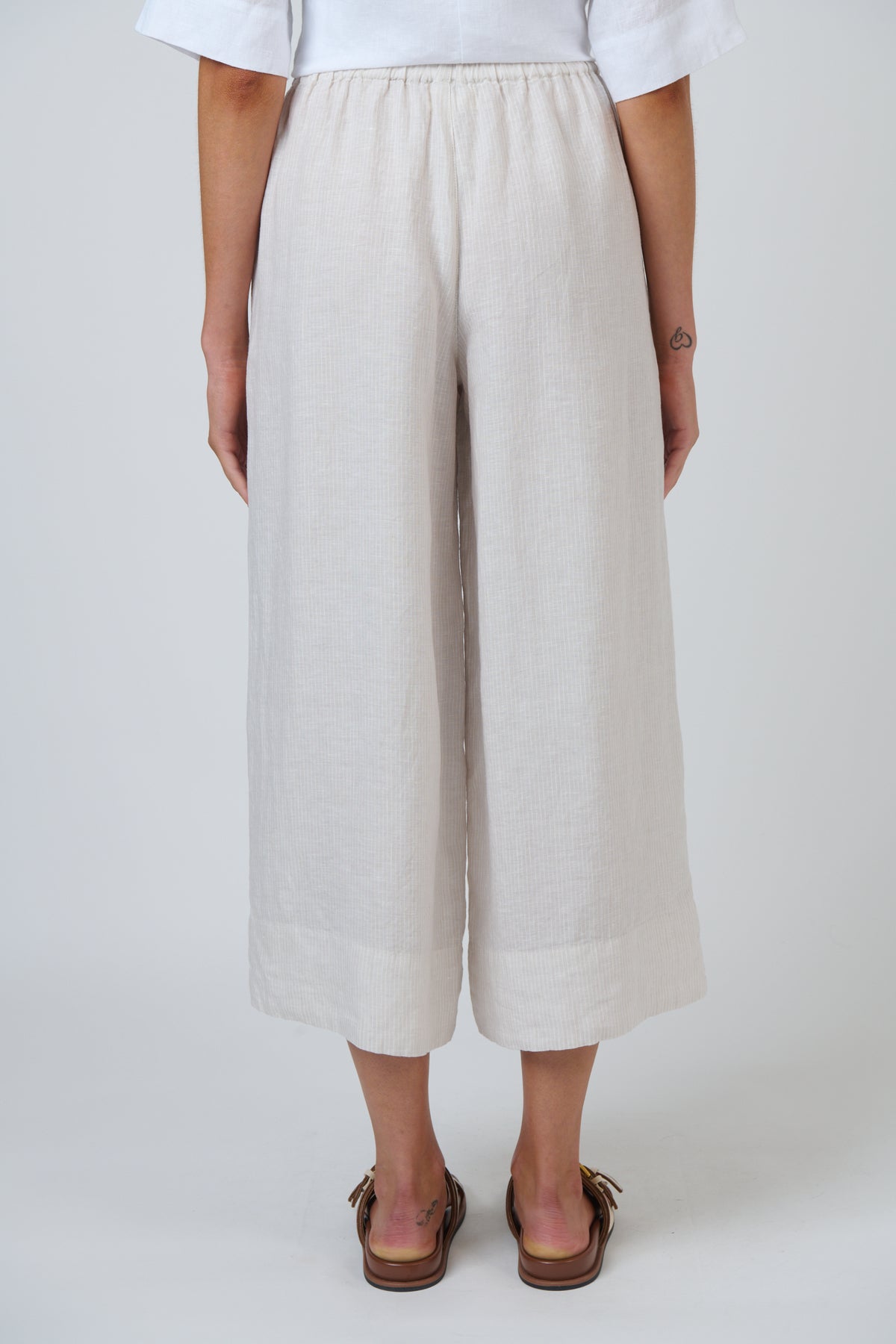 OLIVE ET JULIE Cropped Linen Pant SESAME