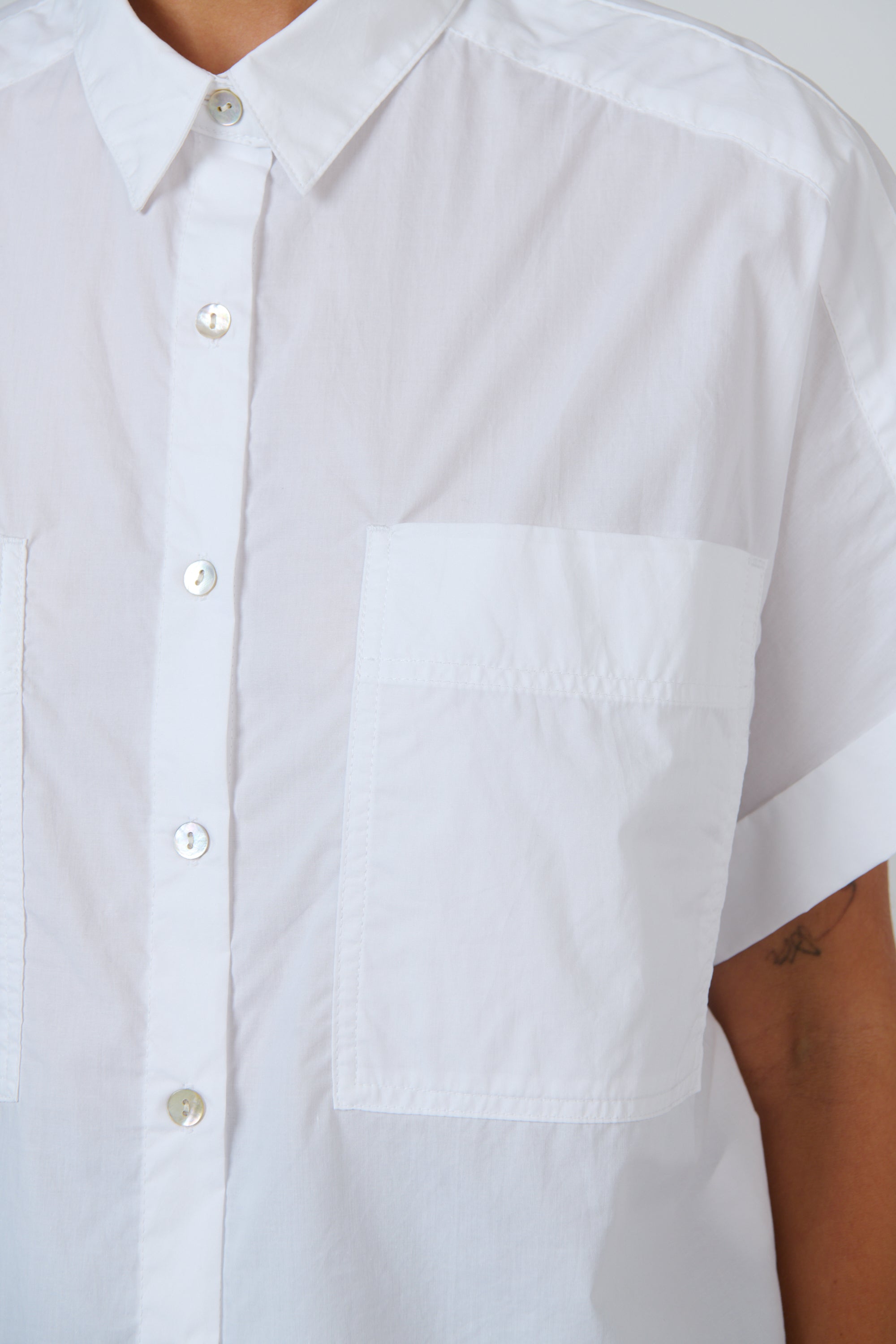 OLIVE ET JULIE Boxy Front Pocket Shirt WHITE