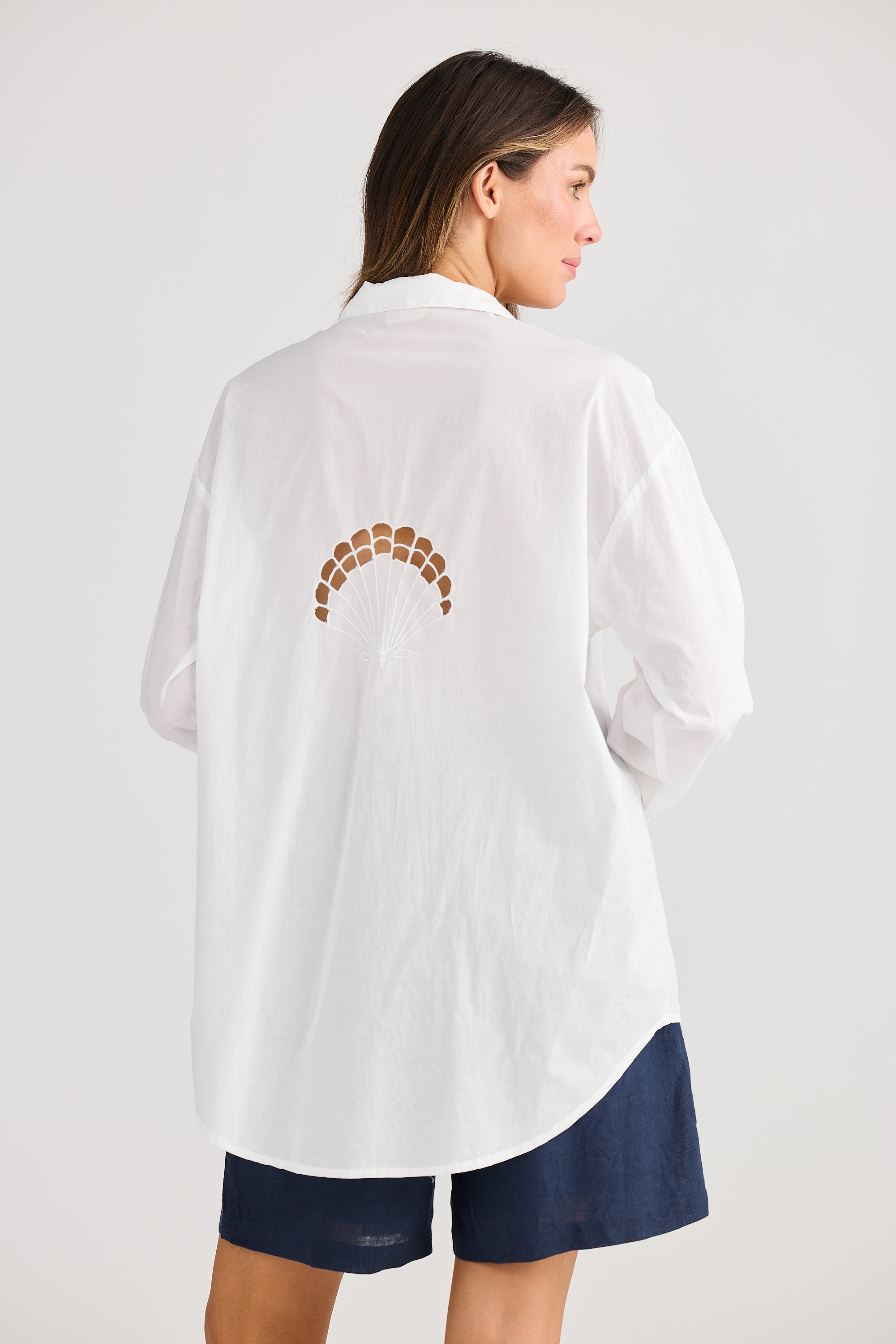 HOLIDAY Clam Overshirt WHITE