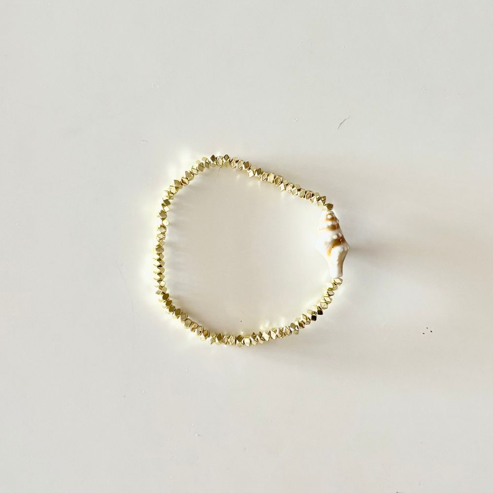 HEI TAI Gold Charm Bracelet CONCH SHELL SAND