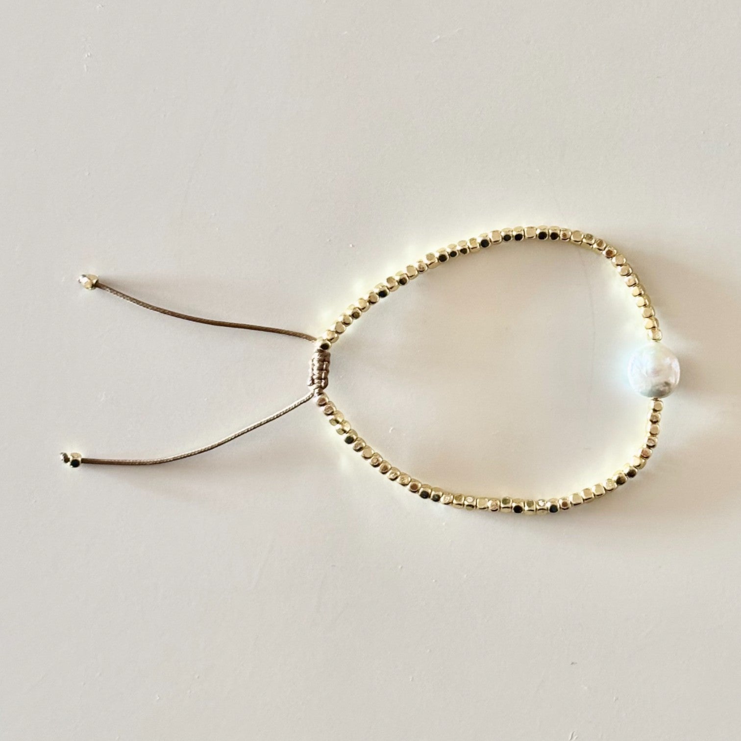 HEI TAI Indi Slide Bracelet FLAT PEARL