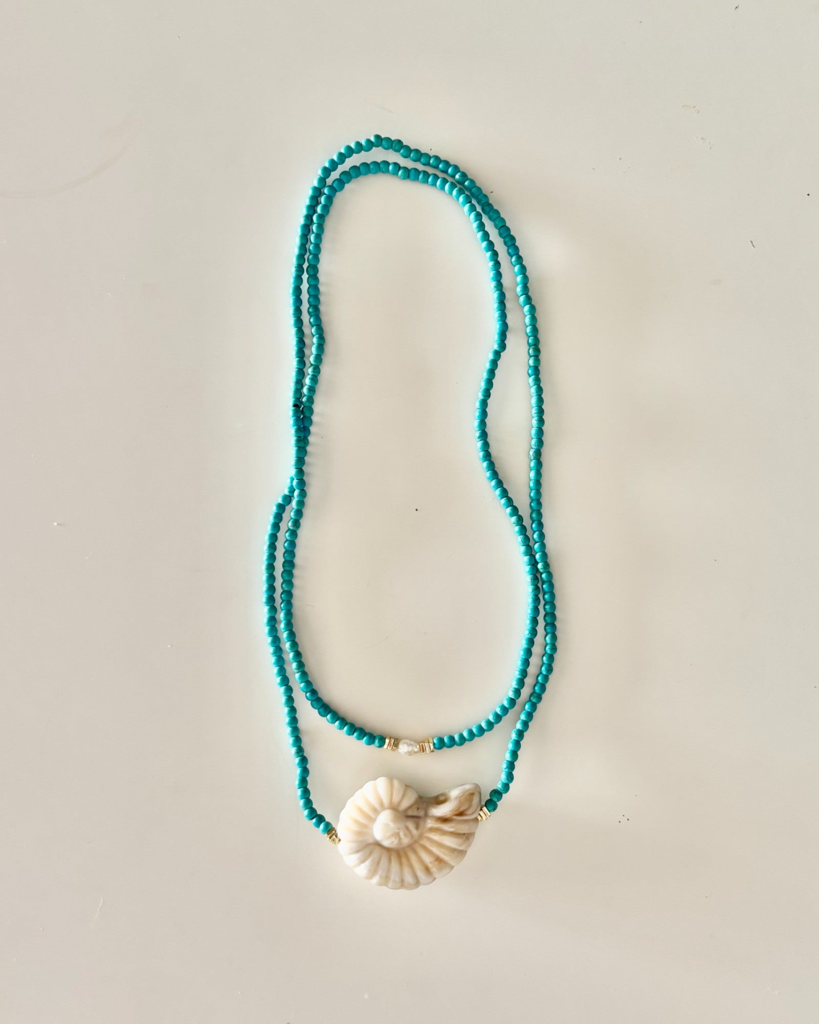 HEI TAI Milos Shell Necklace SAND/AQUA