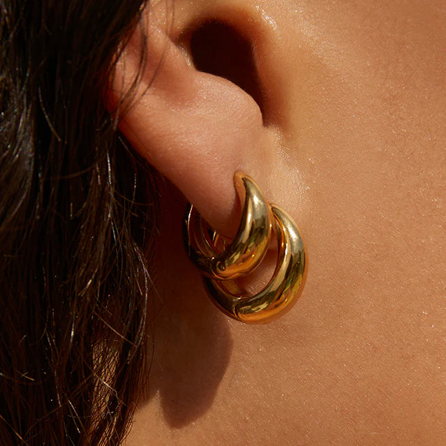 Arms of Eve Max Earrings MINI GOLD