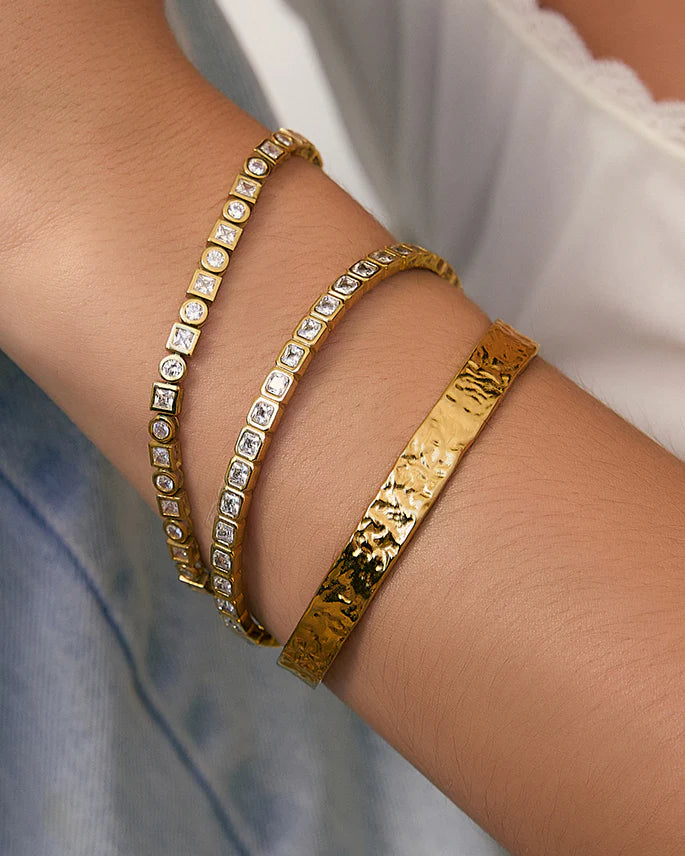 Arms of Eve Quinn Cuff STONE