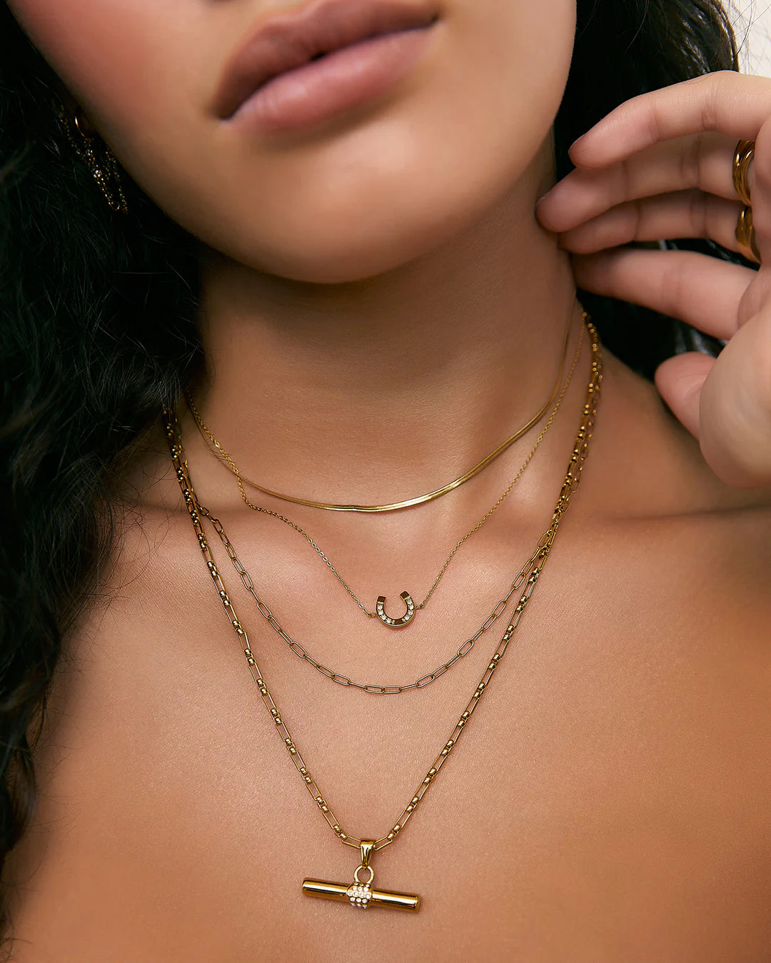 Arms of Eve Lucky Horseshoe Necklace GOLD