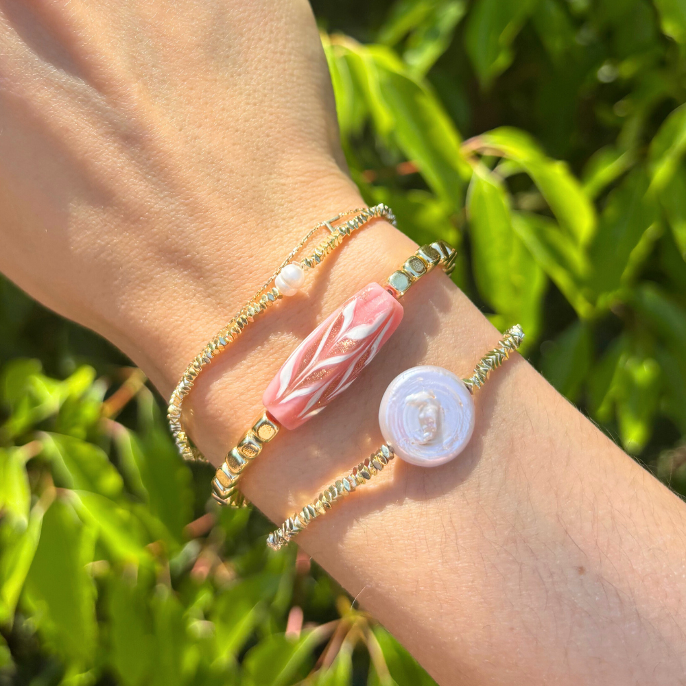 HEI TAI Gold Charm Bracelet ROUND FRESHWATER PEARL