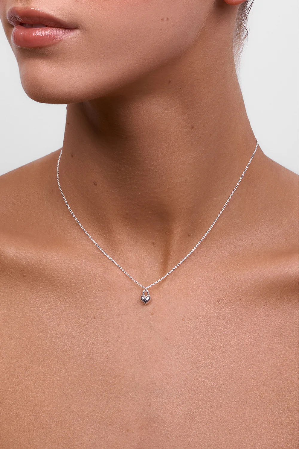 LIBERTE Winnie Heart Necklace SILVER
