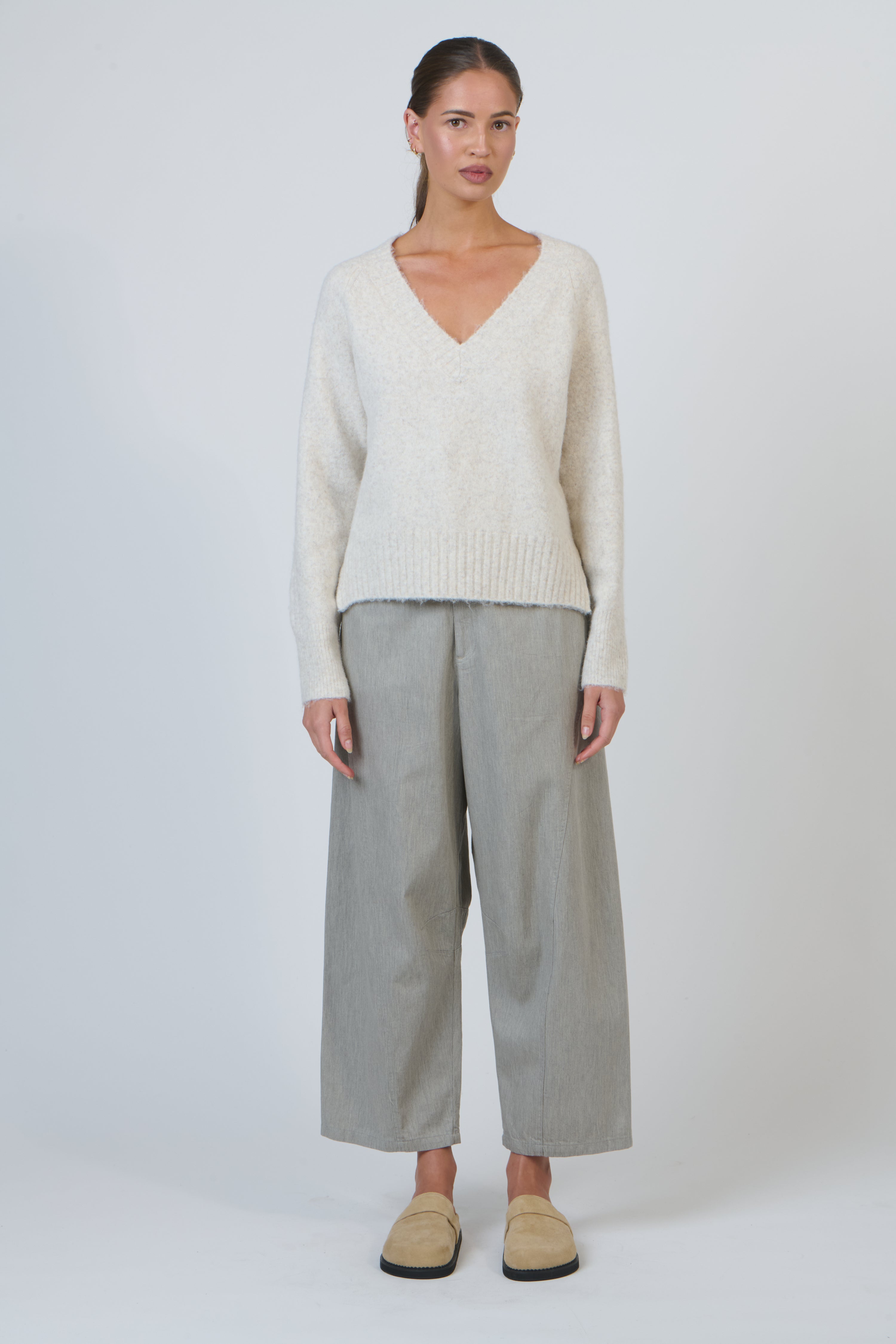 OLIVE ET JULIE V Neck Knit SAND