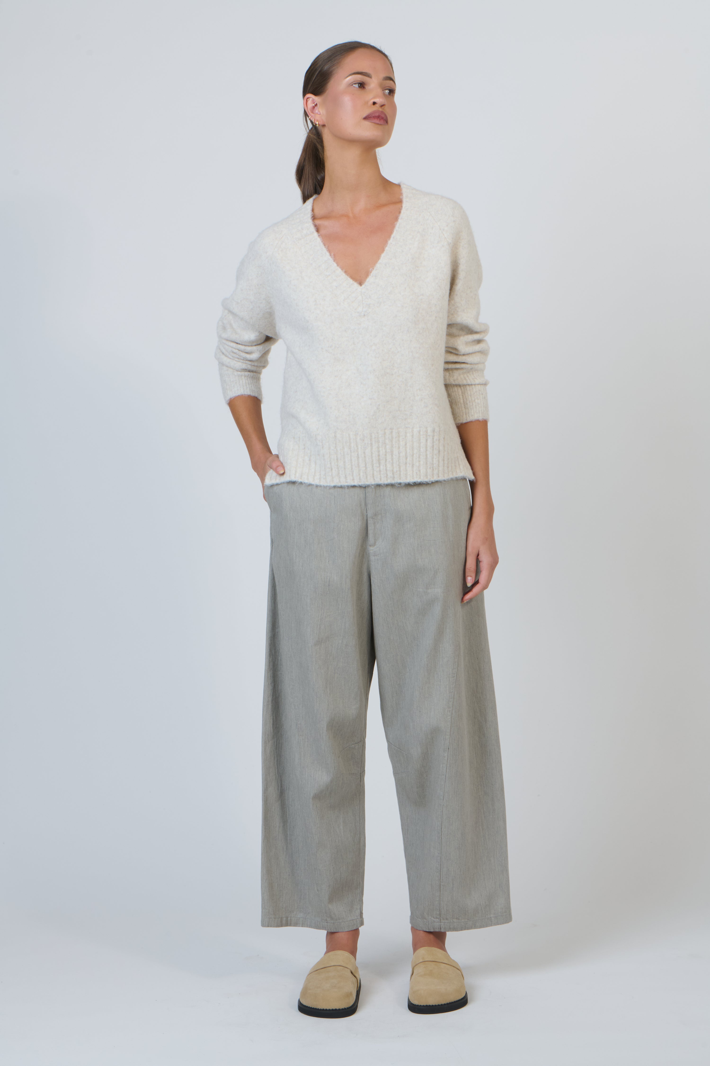 OLIVE ET JULIE V Neck Knit SAND