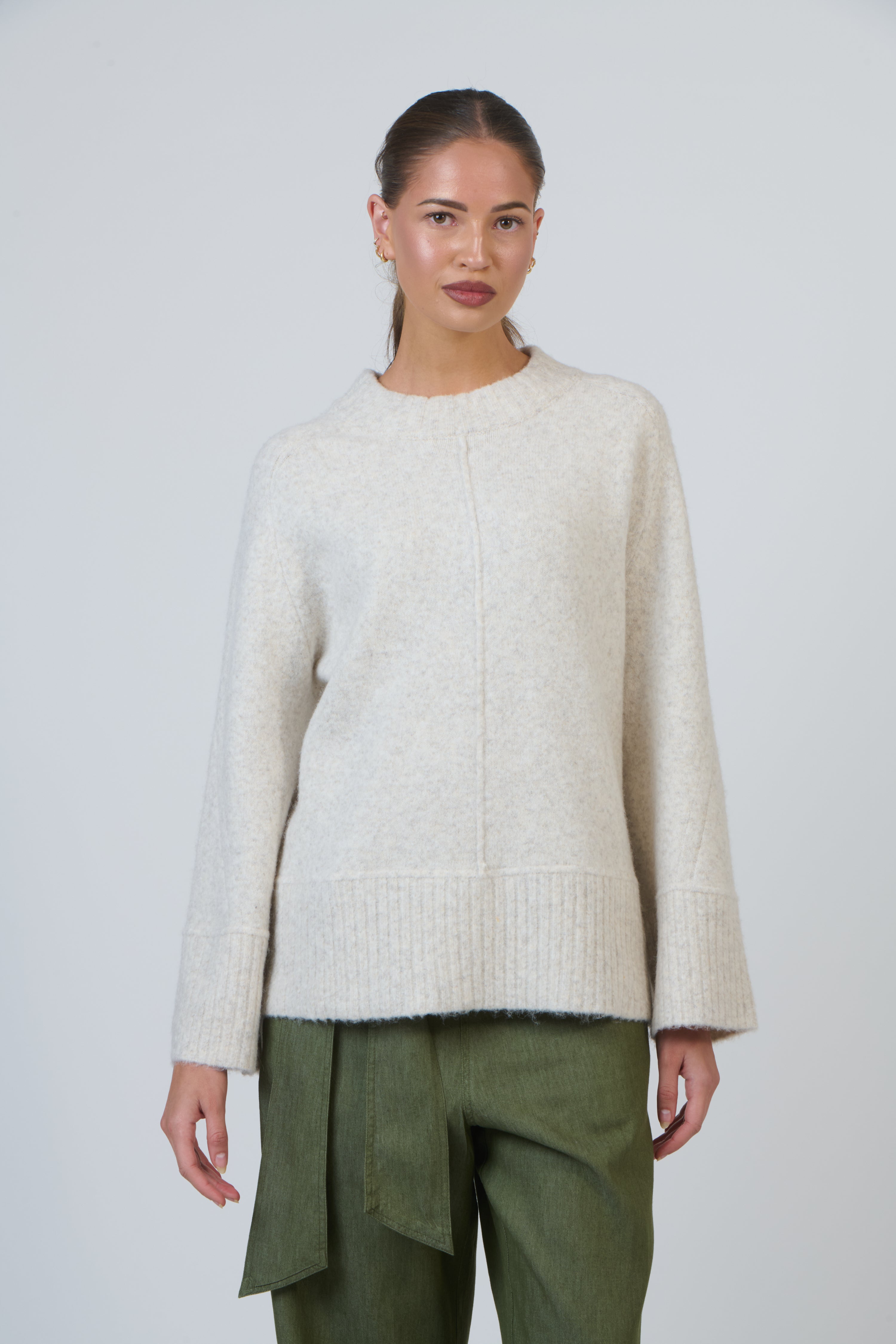 OLIVE ET JULIE Round Neck Knit SAND