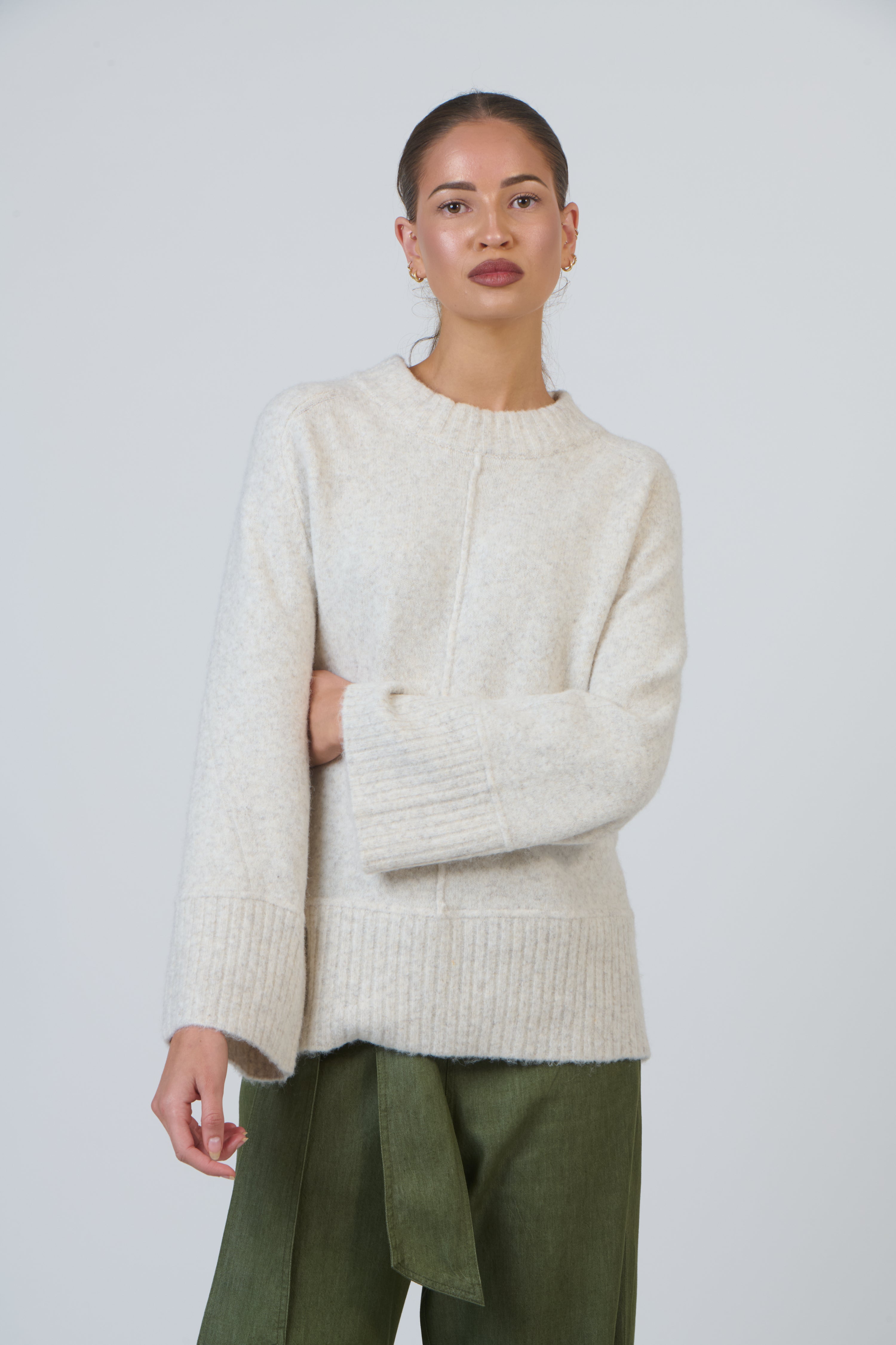 OLIVE ET JULIE Round Neck Knit SAND