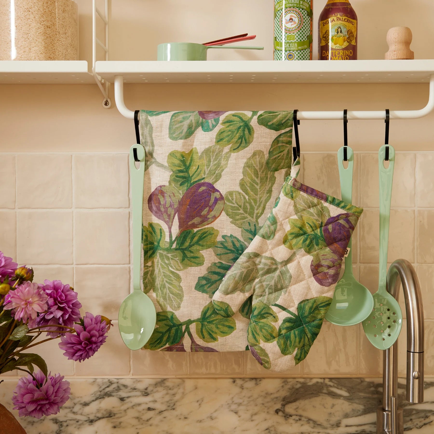 B&N Oven Mitt FIGGY GREEN