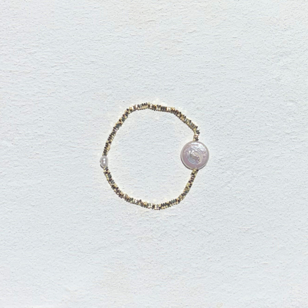 HEI TAI Gold Charm Bracelet ROUND FRESHWATER PEARL