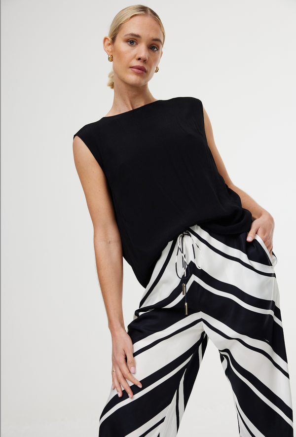 KINNEY Luisa Pant CLASSIC CHEVRON