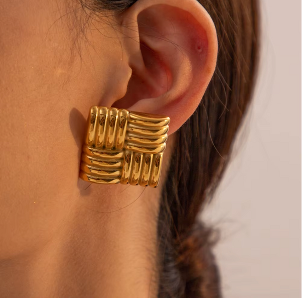 TOURISTE Woven Square Earrings GOLD