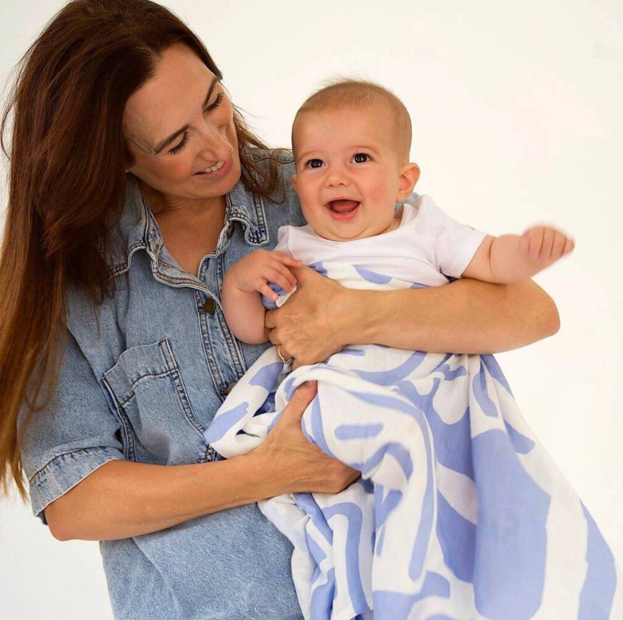 GOLDEN CHILD Holiday Swaddle GOLDEN BLUE