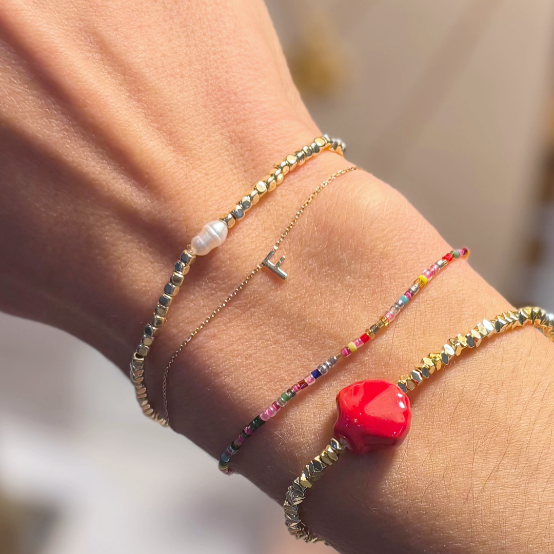 HEI TAI Gold Charm Bracelet FAN SHELL RED
