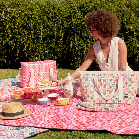 KOLLAB Picnic Mat CHERRY ZIG ZAG