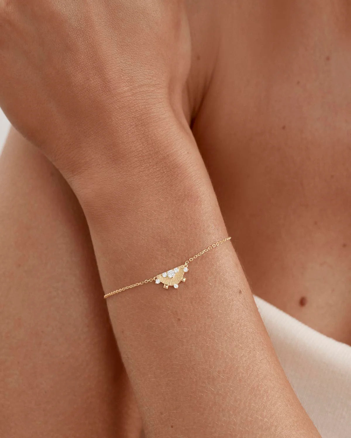 By Charlotte Lotus Rain Bracelet GOLD
